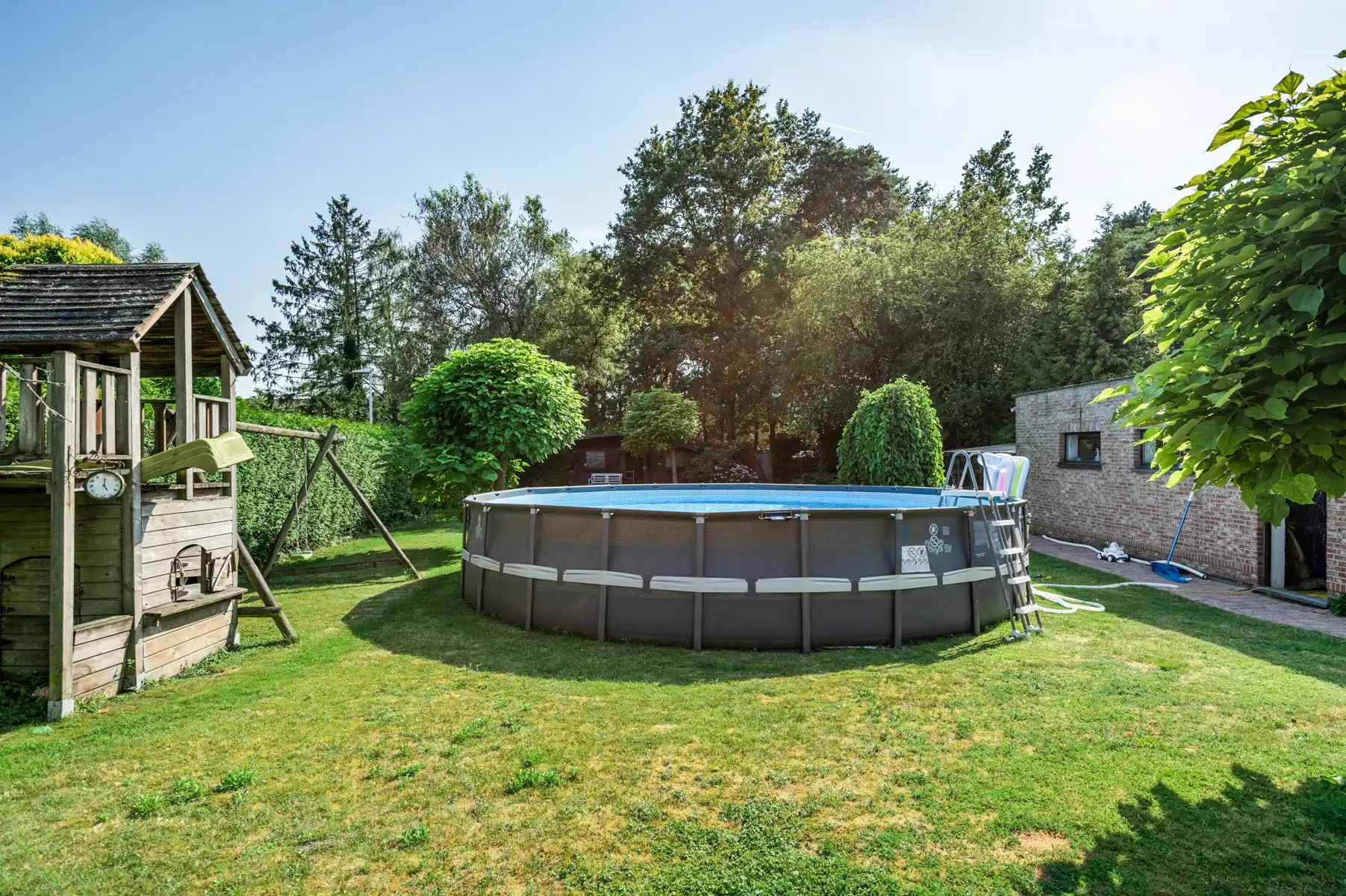 Charmante woning op zonnig perceel foto 6