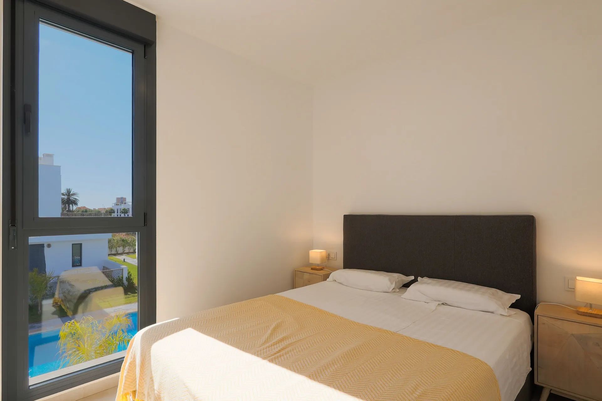 Direct genieten: instapklaar penthouse op toplocatie aan de kust foto 20