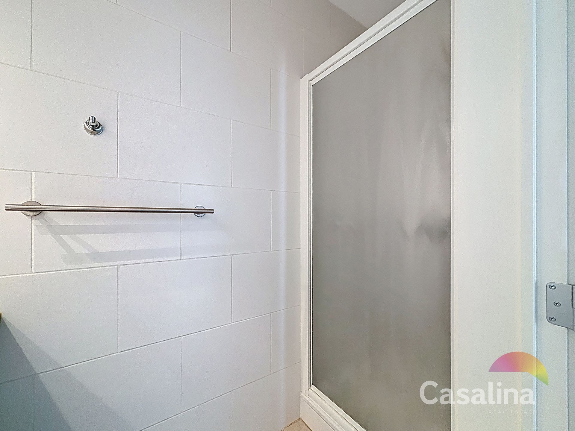 Ruim drie slaapkamer appartement te huur  foto 14
