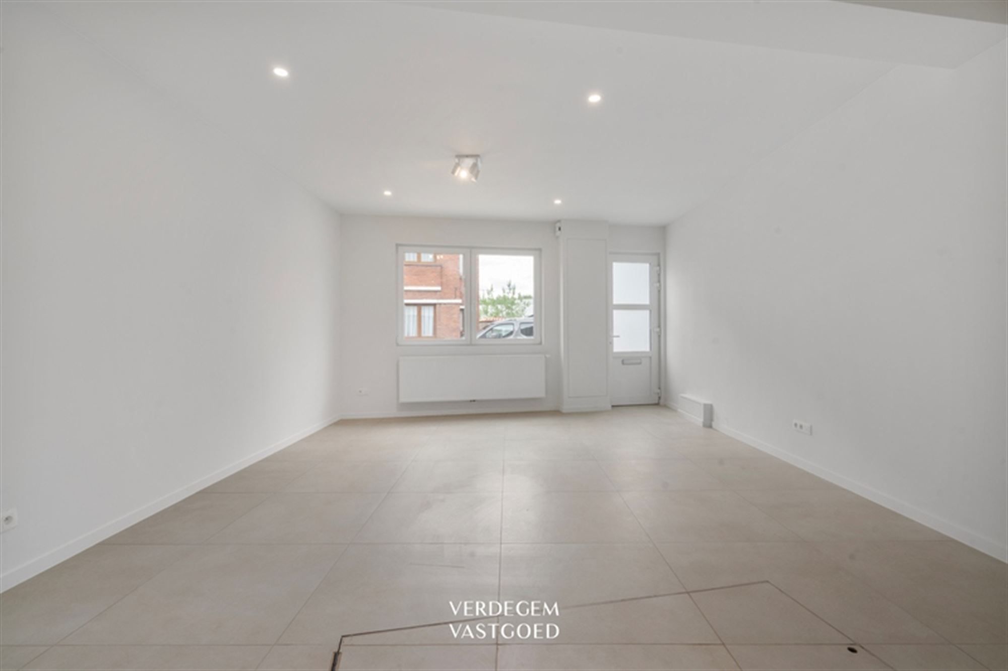 Volledig gerenoveerde woning met 3 slaapkamers, EPC A en buitenplek foto 4