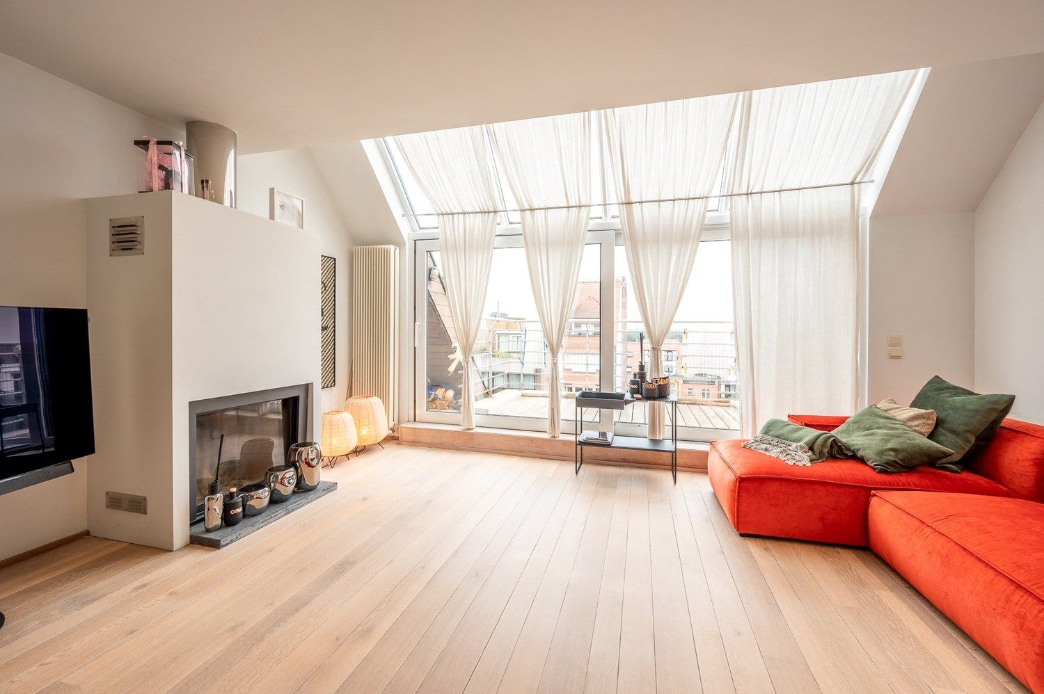 Zeer gezellige duplex met mooie terrassen, op de Lippenslaan met open haard!  foto 3