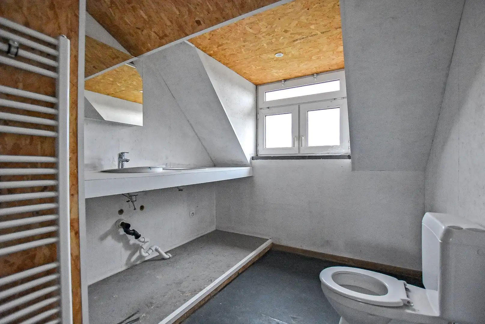 Zeer ruime te renoveren woning centrum Veurne! foto 18