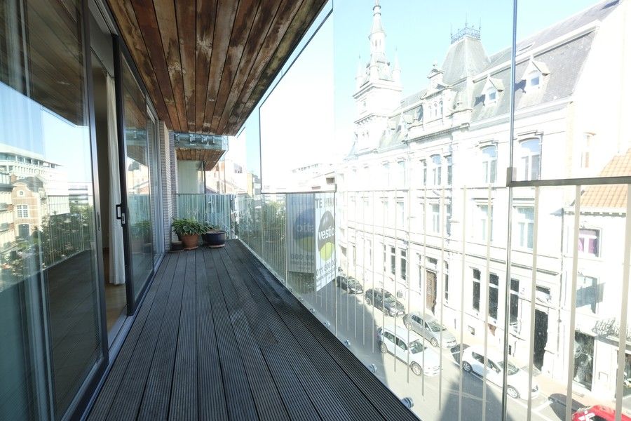 Recent 3 slpk's appartement van 145 m² in het centrum foto 21