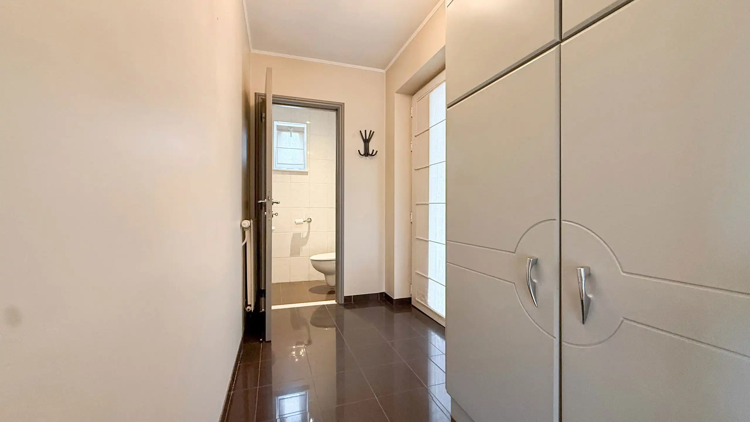 Gezellig duplex appartement met terras en garagebox in HZ! foto 12