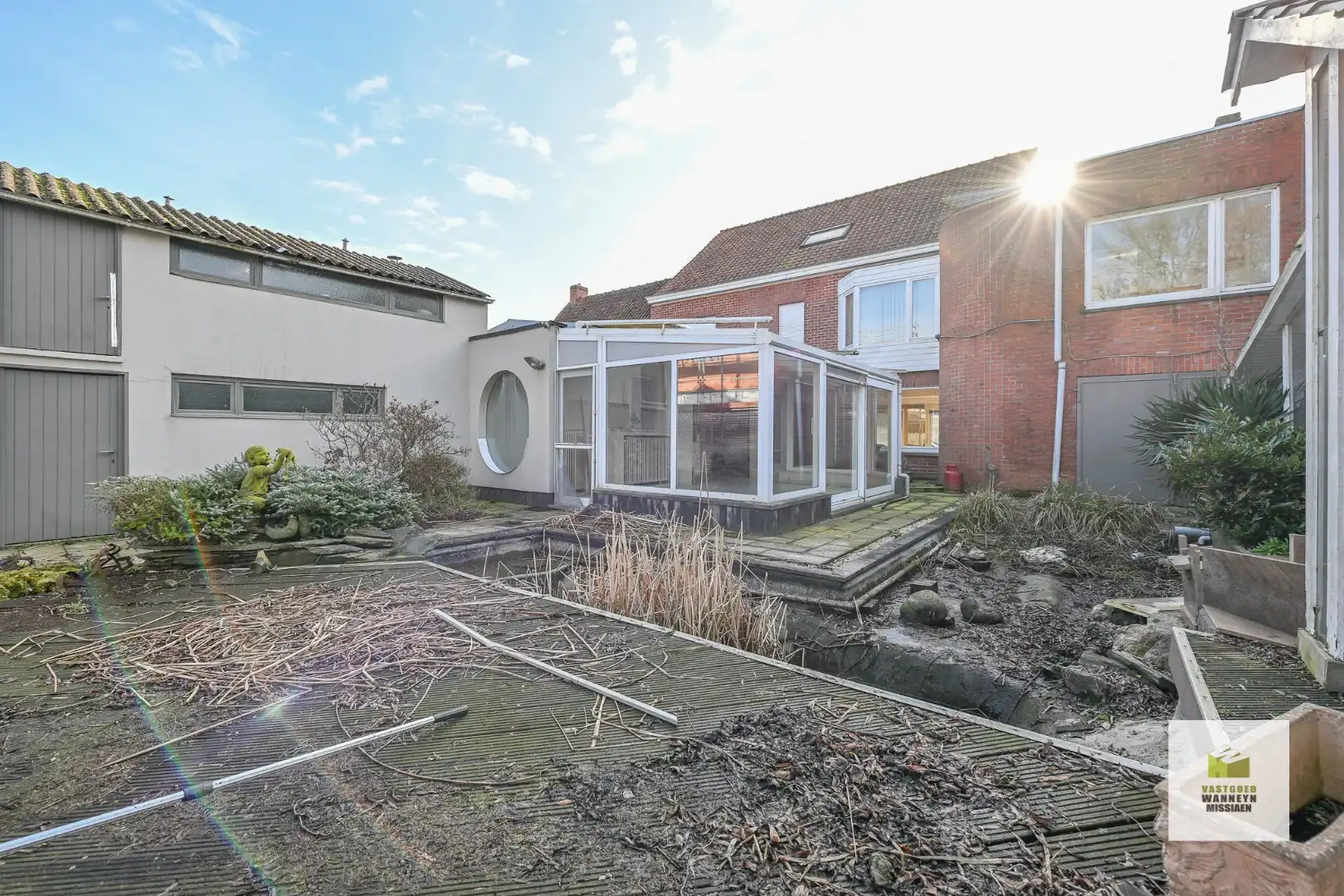 Ruime te renoveren gezinswoning met grote garage en 4 slaapkamers op 349m2 foto 27