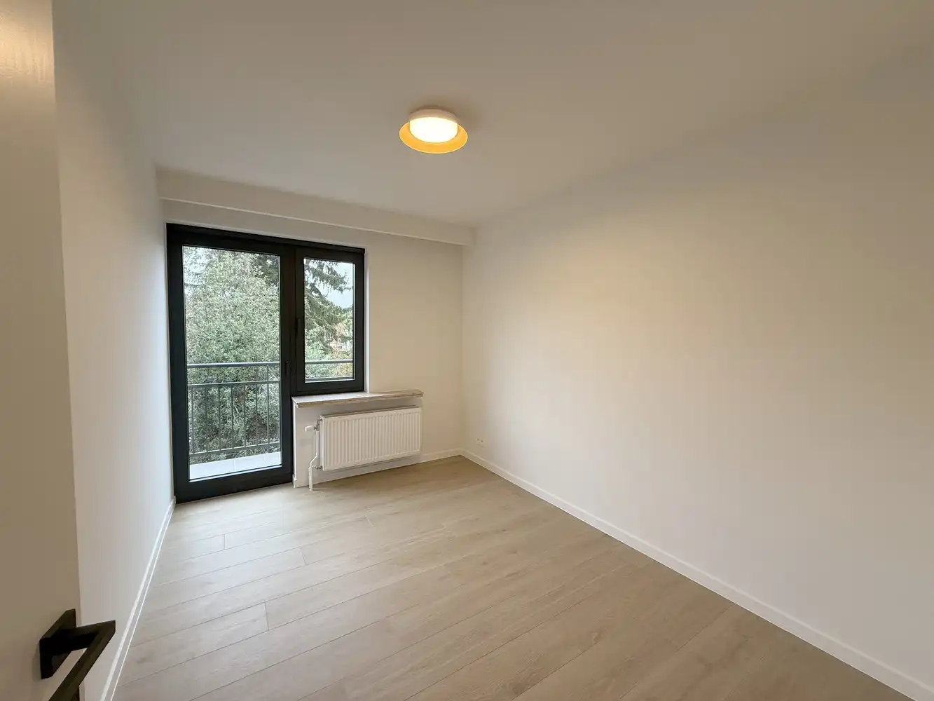 Instapklaar en volledig vernieuwd: uw nieuwe thuis in Berchem foto 9