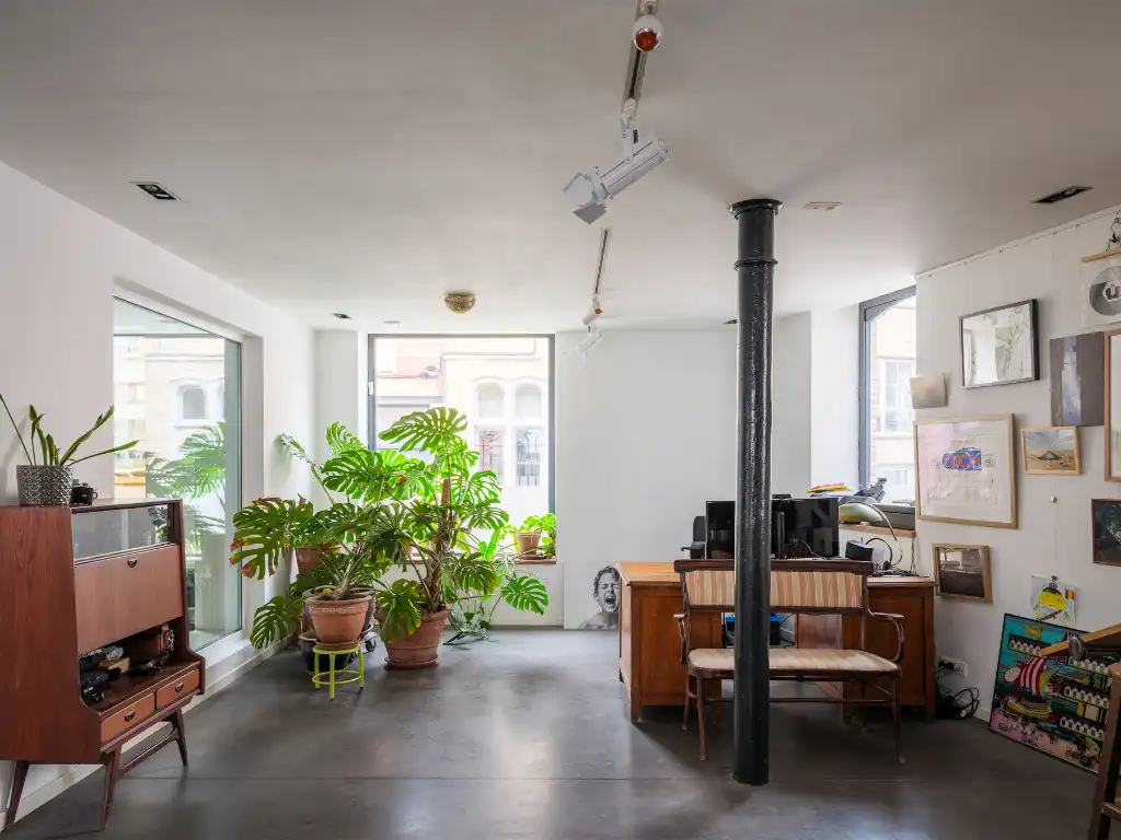 Bijzonder ruime duplex loft (263 m2&nbsp;bvo) met buitenruimte, 3 slaapkamers, 2 badkamers en inpandige garage nabij de Vrijdagsmarkt. foto 5