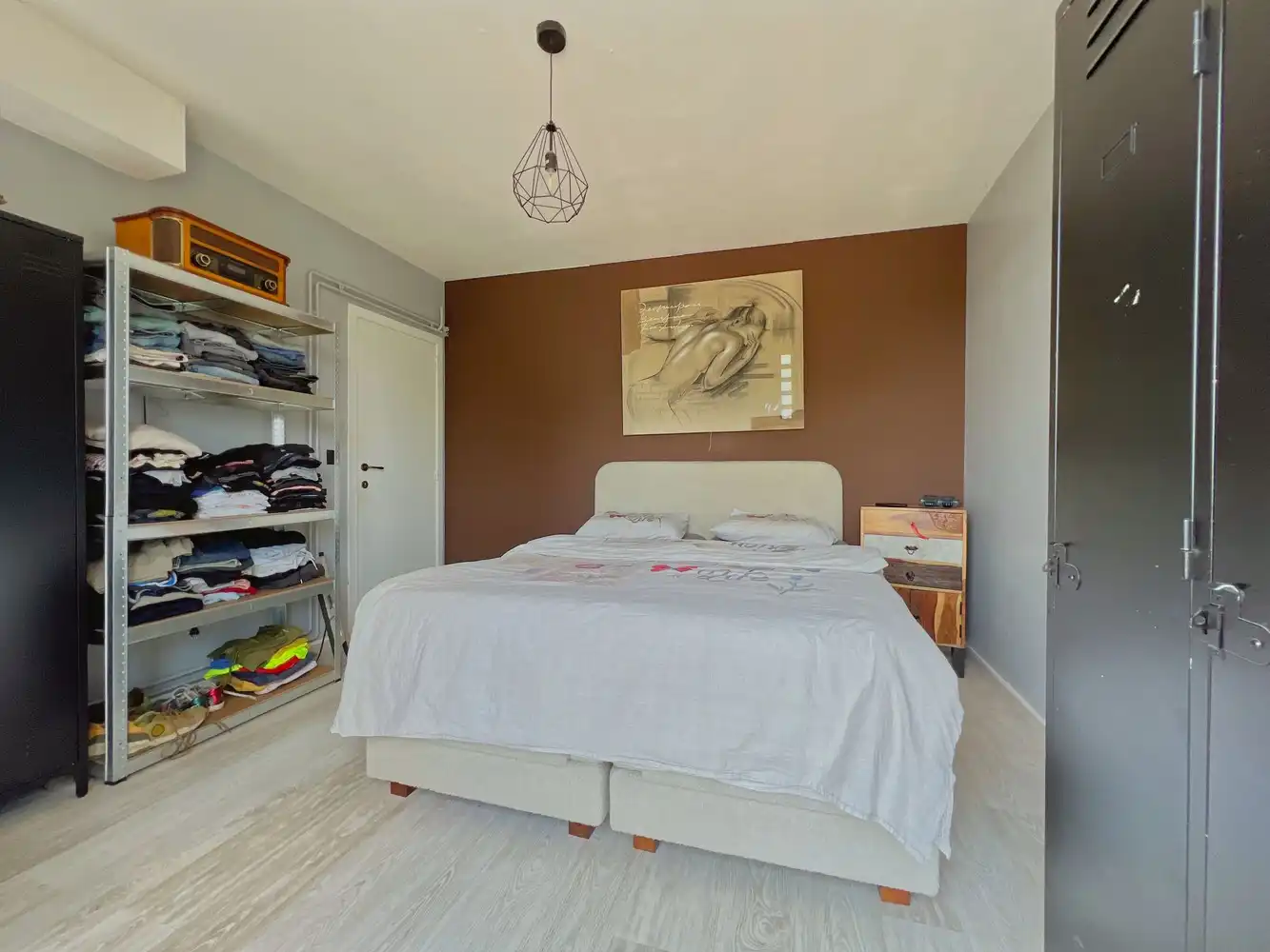 Instapklaar, lichtrijk appartement met balkon + verzicht foto 8