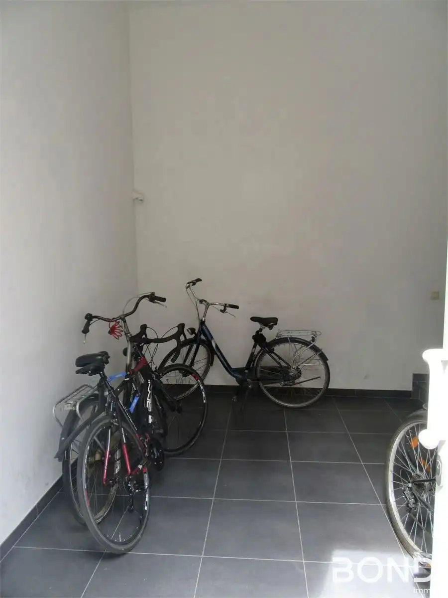 Vernieuwd appartement met 1 slaapkamer in hartje Leuven! foto 11