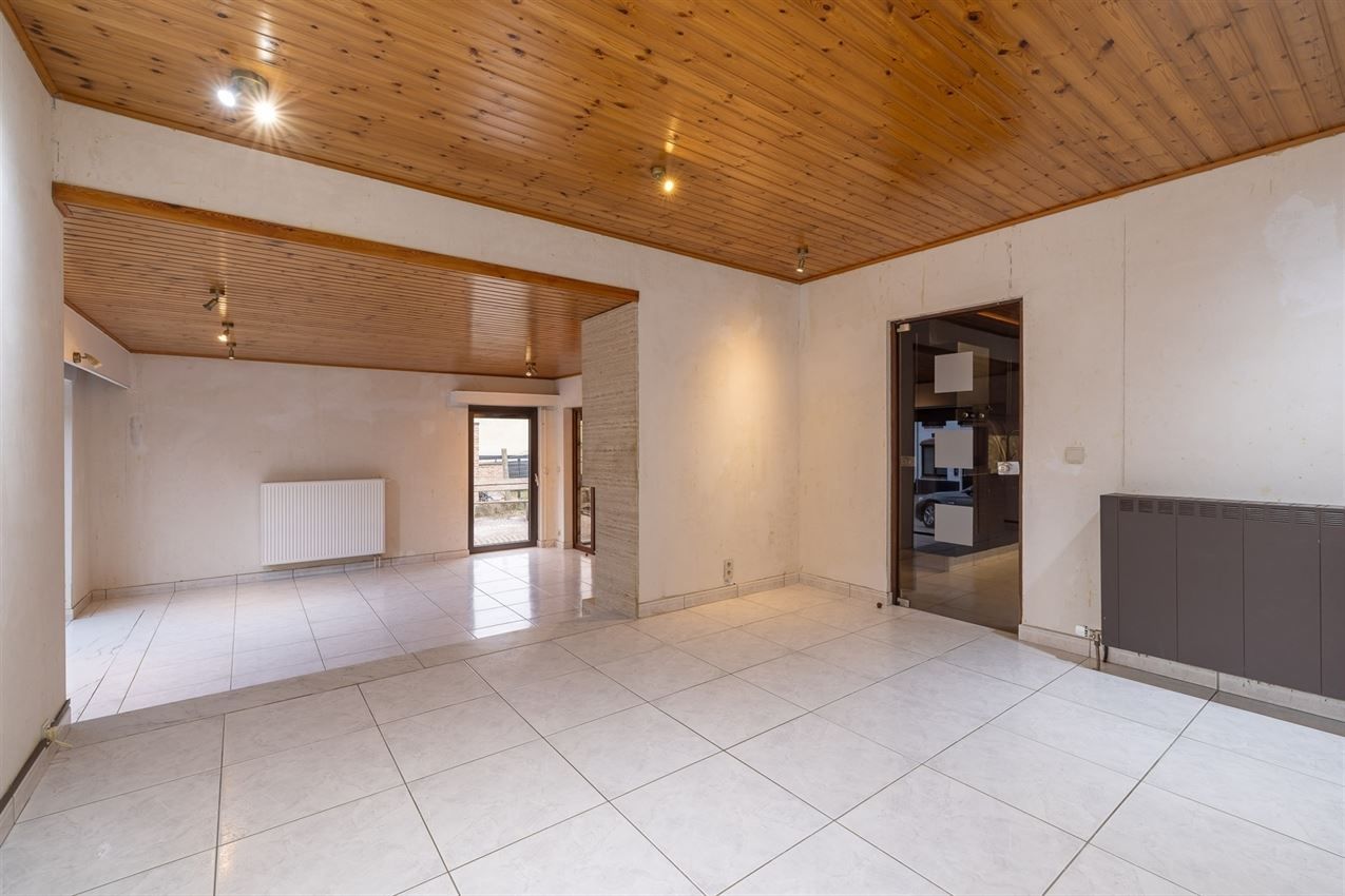 Ruim huis met praktijkruimte en 4 slaapkamers foto 12