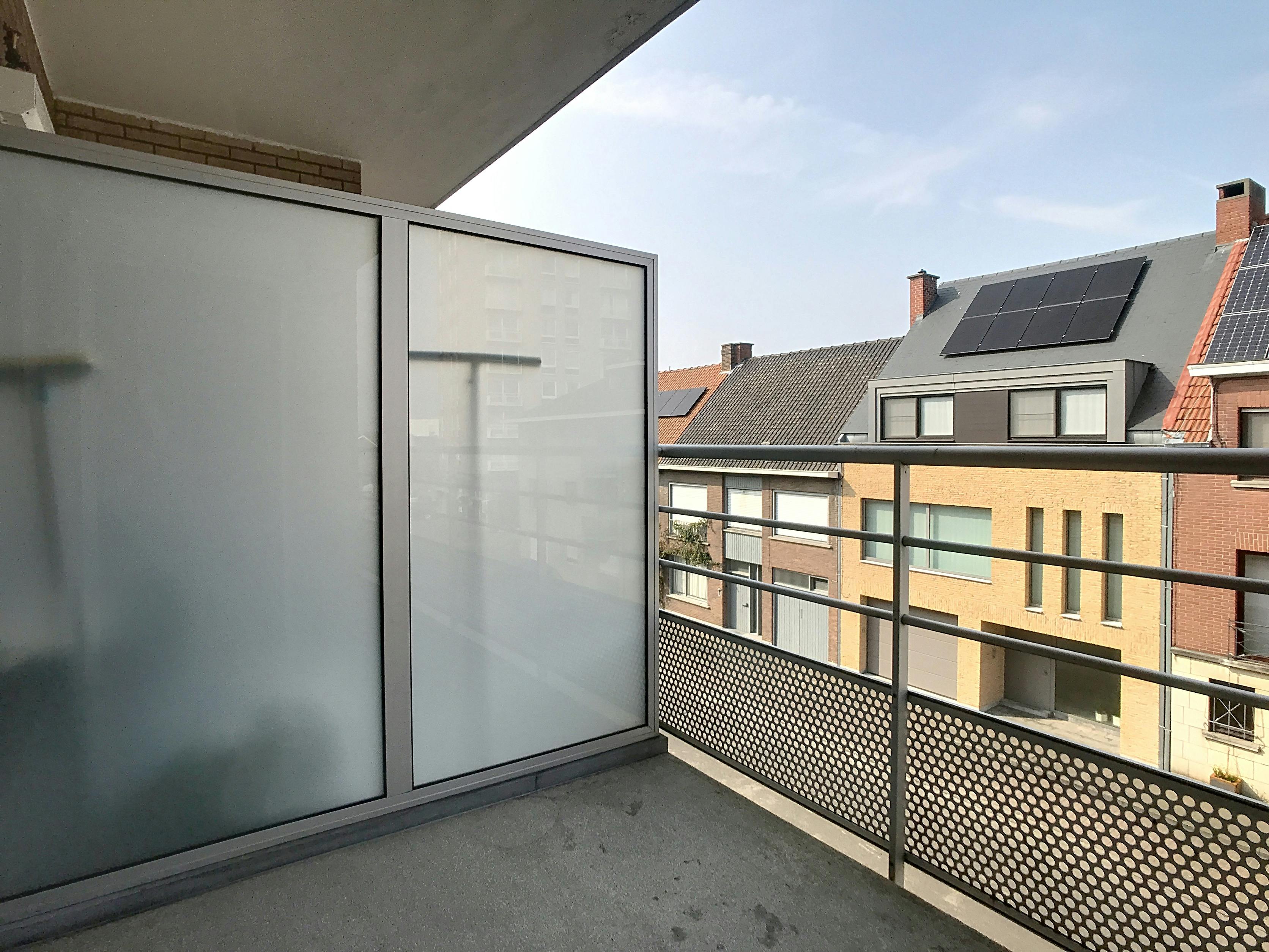 Instapklaar appartement met 2 slaapkamers en terras. foto 10