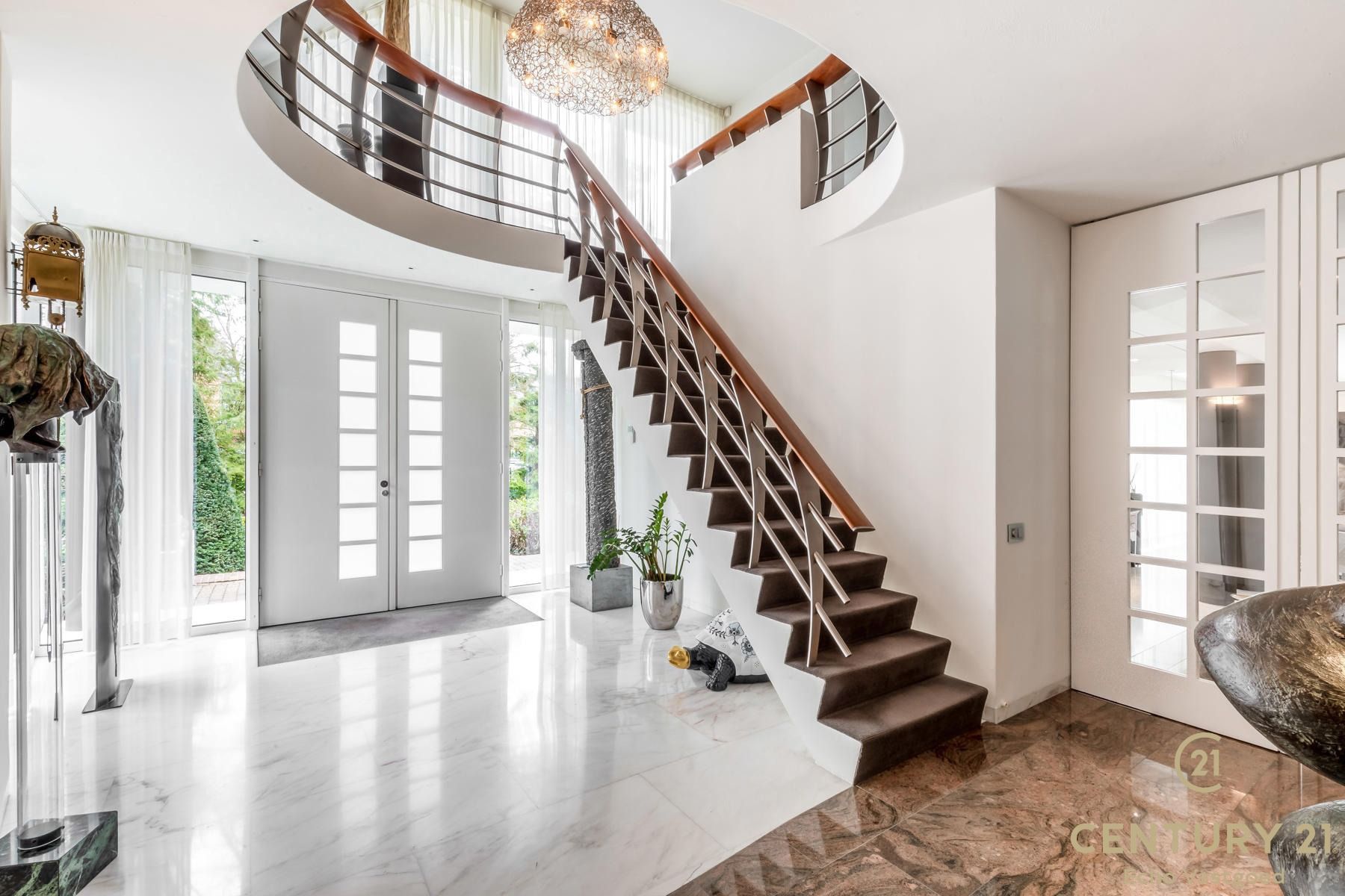 Unieke royale villa op parkdomein van ca 11.600m² foto 6