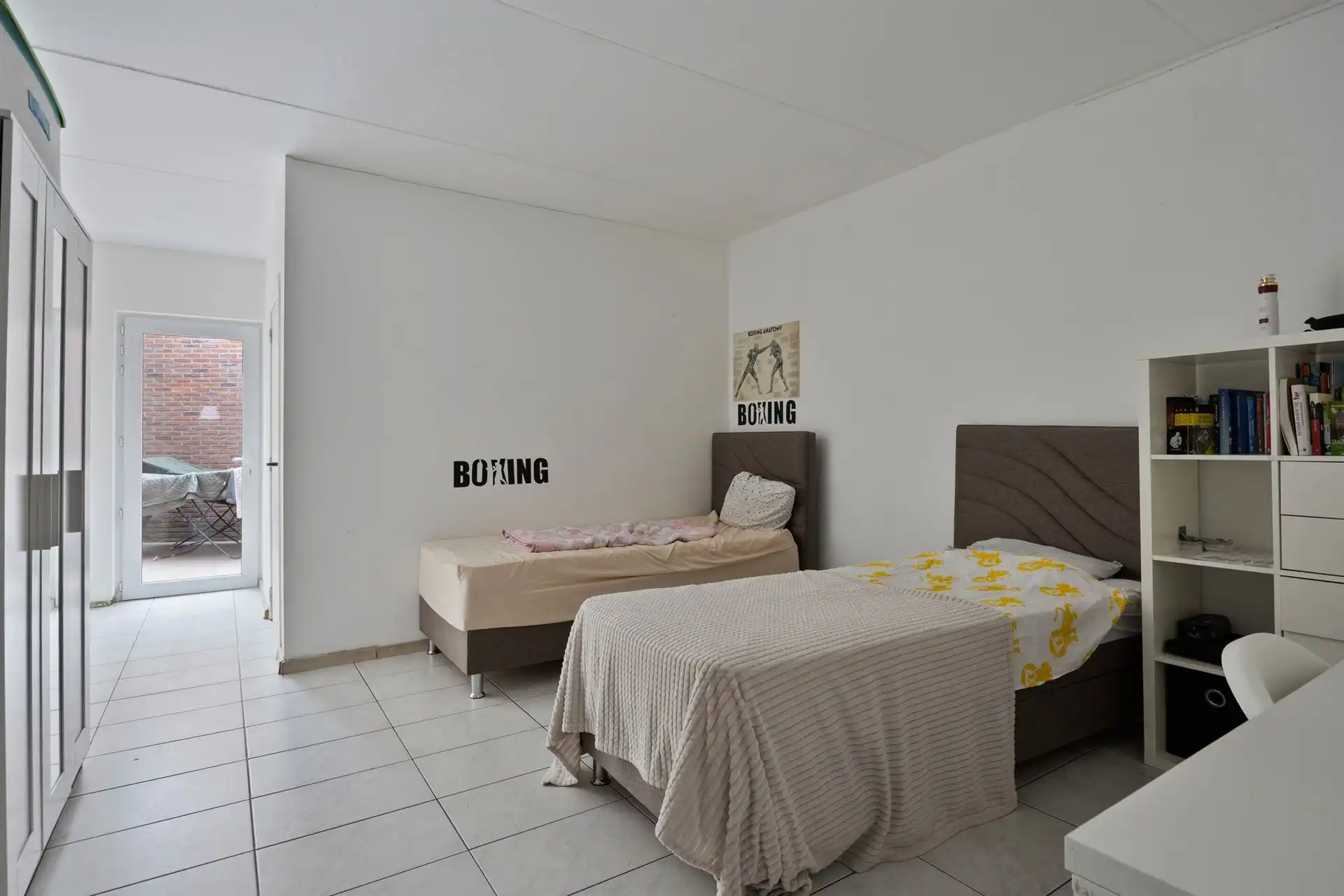 Bel-étage met drie slaapkamers en garage.  foto 5