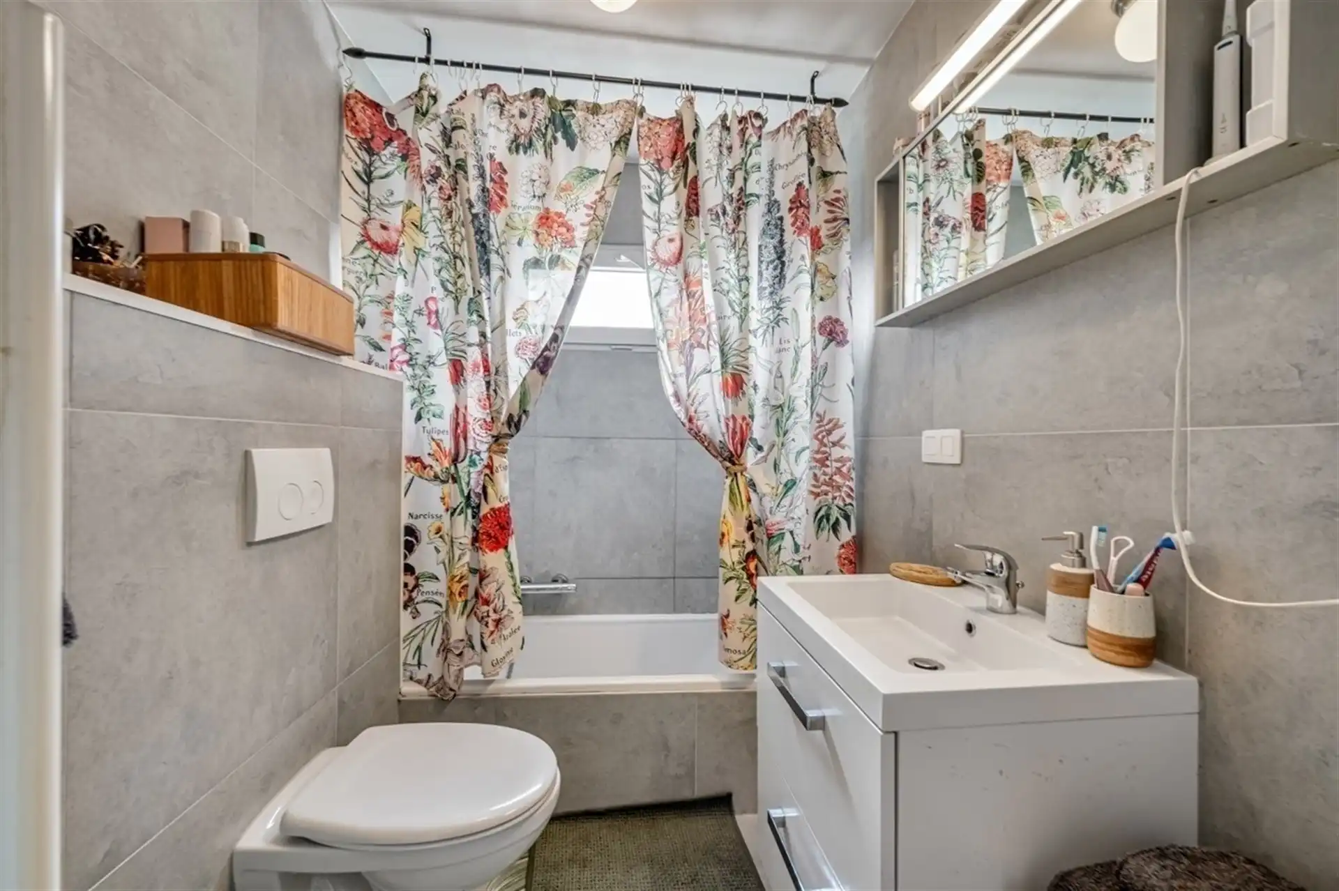 Gerenoveerde opbrengsteigendom bestaande uit handelspand en 3 appartementen foto 24