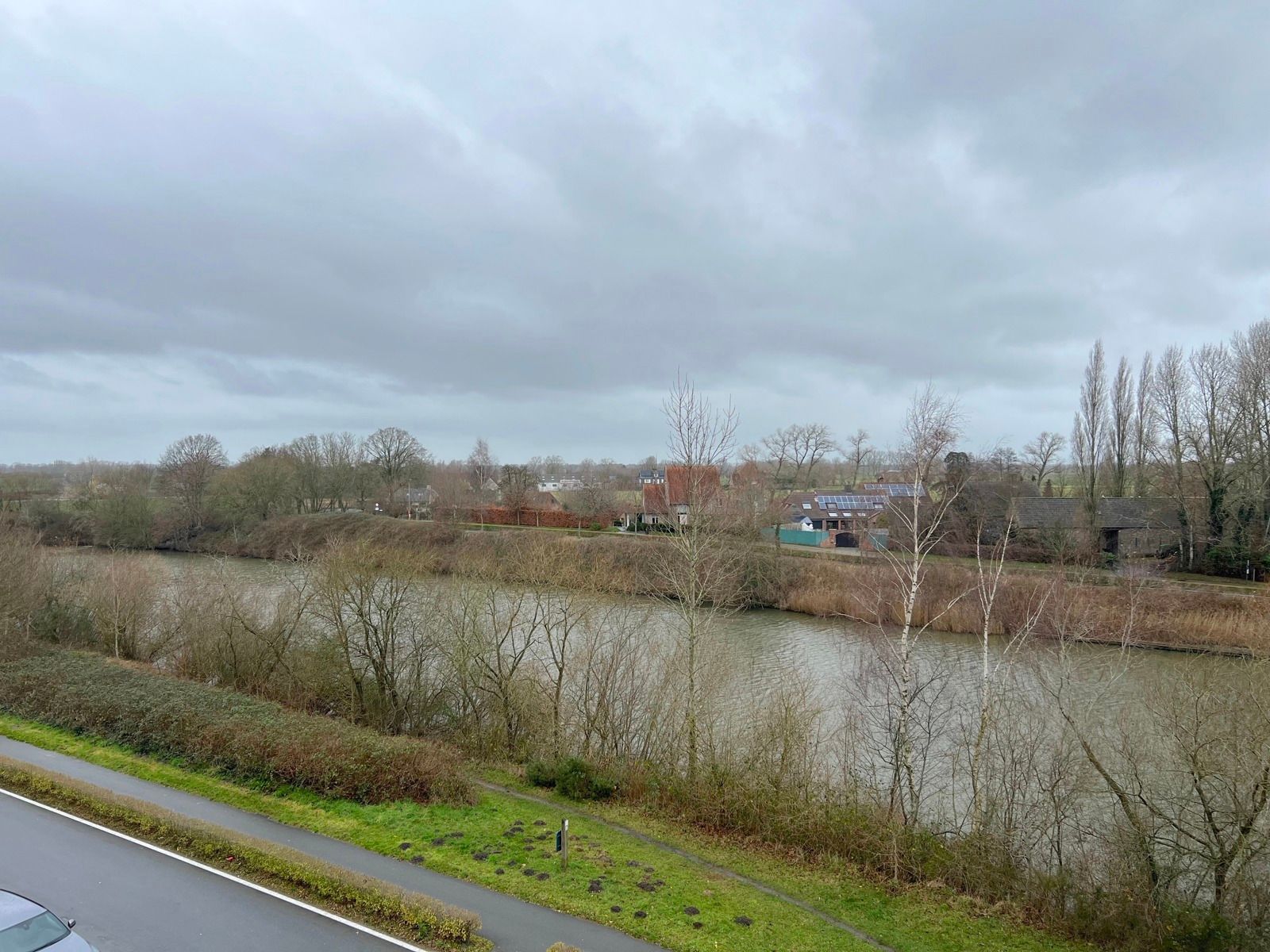 Instapklaar appartement met 2 slpks en zicht op het kanaal foto 26