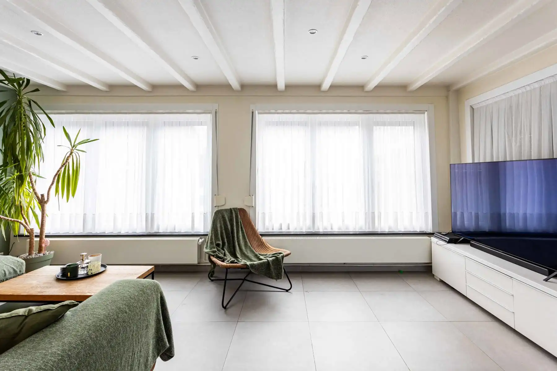 Gerenoveerde bel-etage woning met garage in rustige woonwijk. foto 7