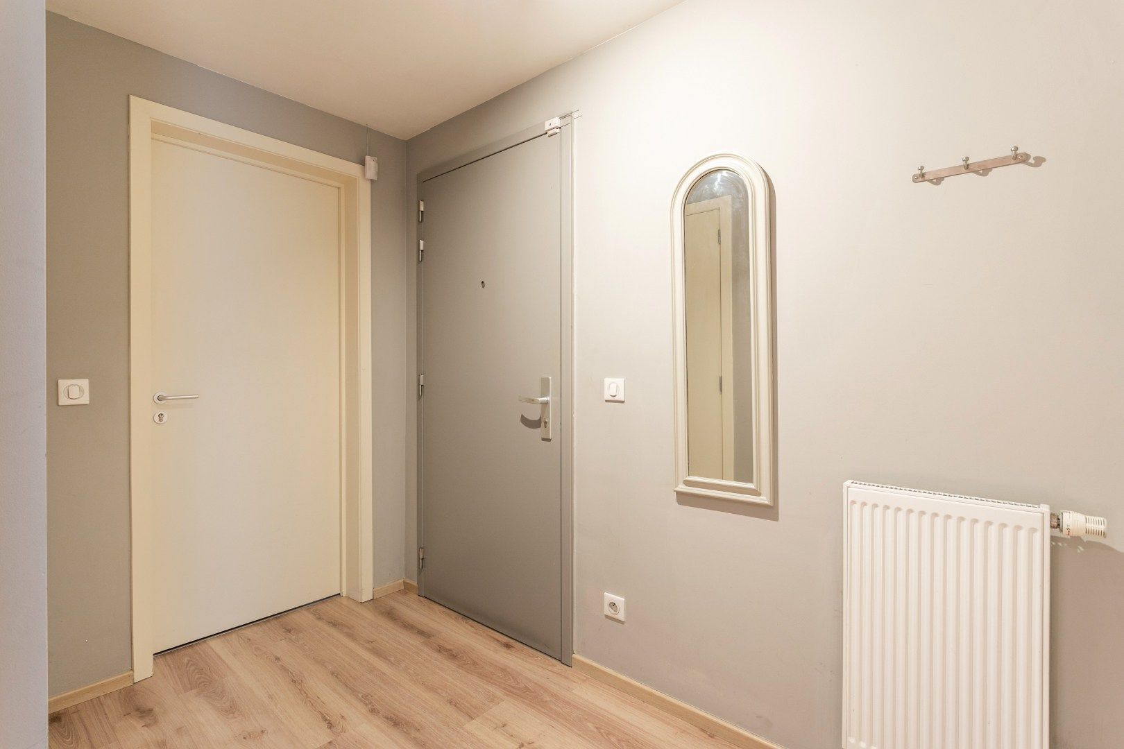 Energiezuinig 1-slpk appartement gelijkvloers met terras, parking en toplocatie nabij Brussel-Zuid foto 2