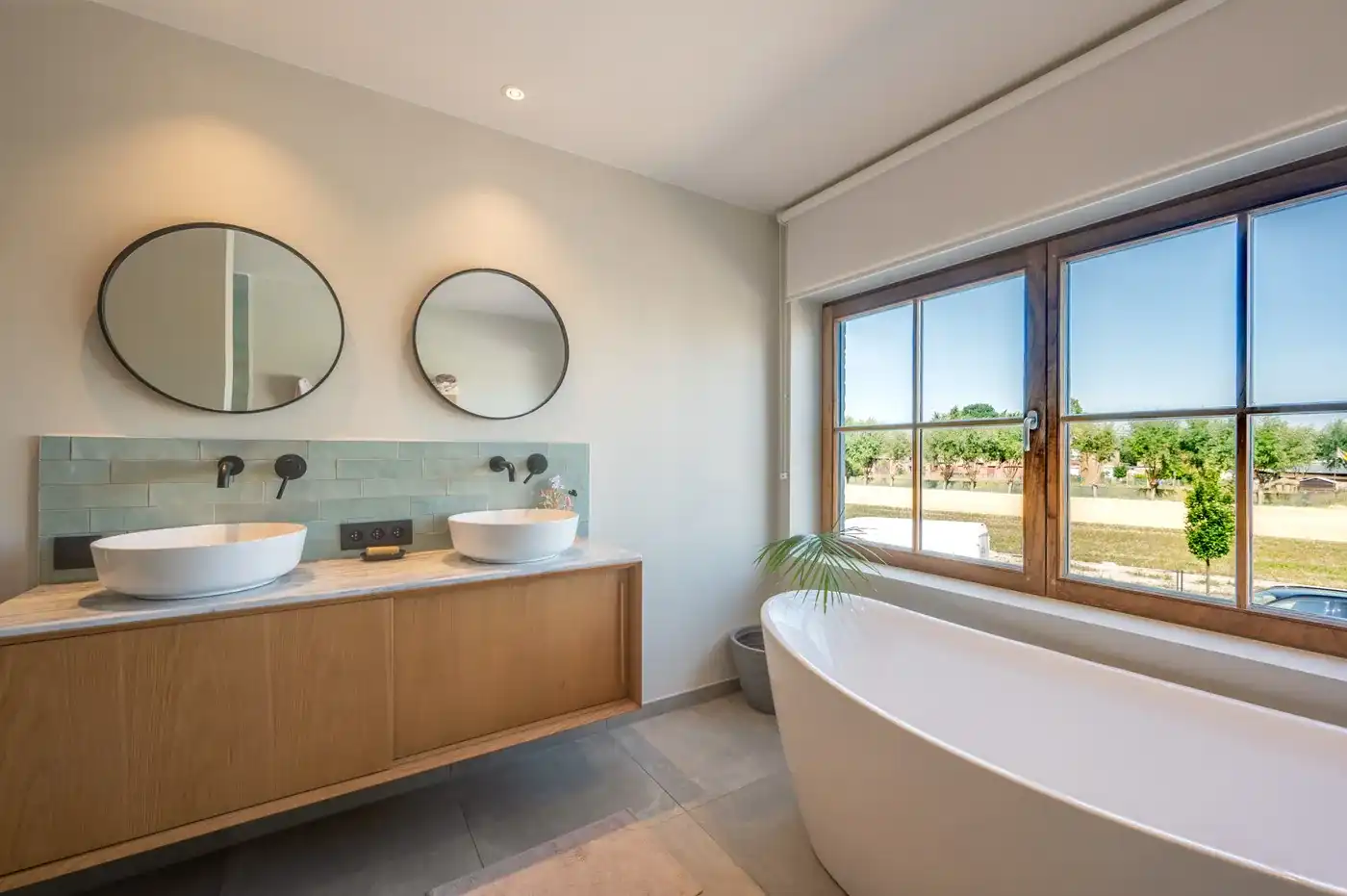 Prachtig gerenoveerde woning op een toplocatie in Knokke, met weidse open zichten over de Knokse polders foto 25
