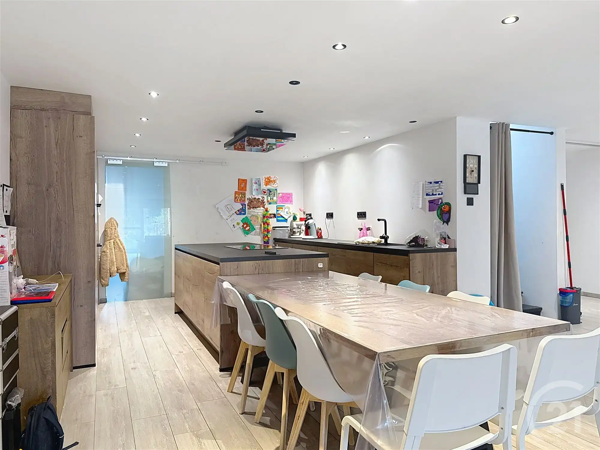 Ruime gezinswoning met 5 slaapkamers in centrum foto 12