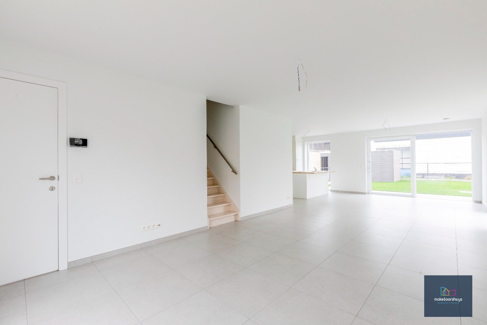 Energiezuinige nieuwbouwwoning met 3 slaapkamers , tuin en staanplaats foto 6