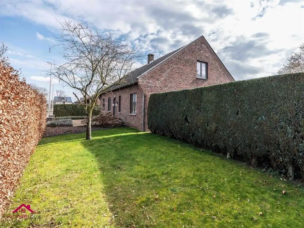 Gezellige vrijstaande woning, volledig onderkelderd foto 4