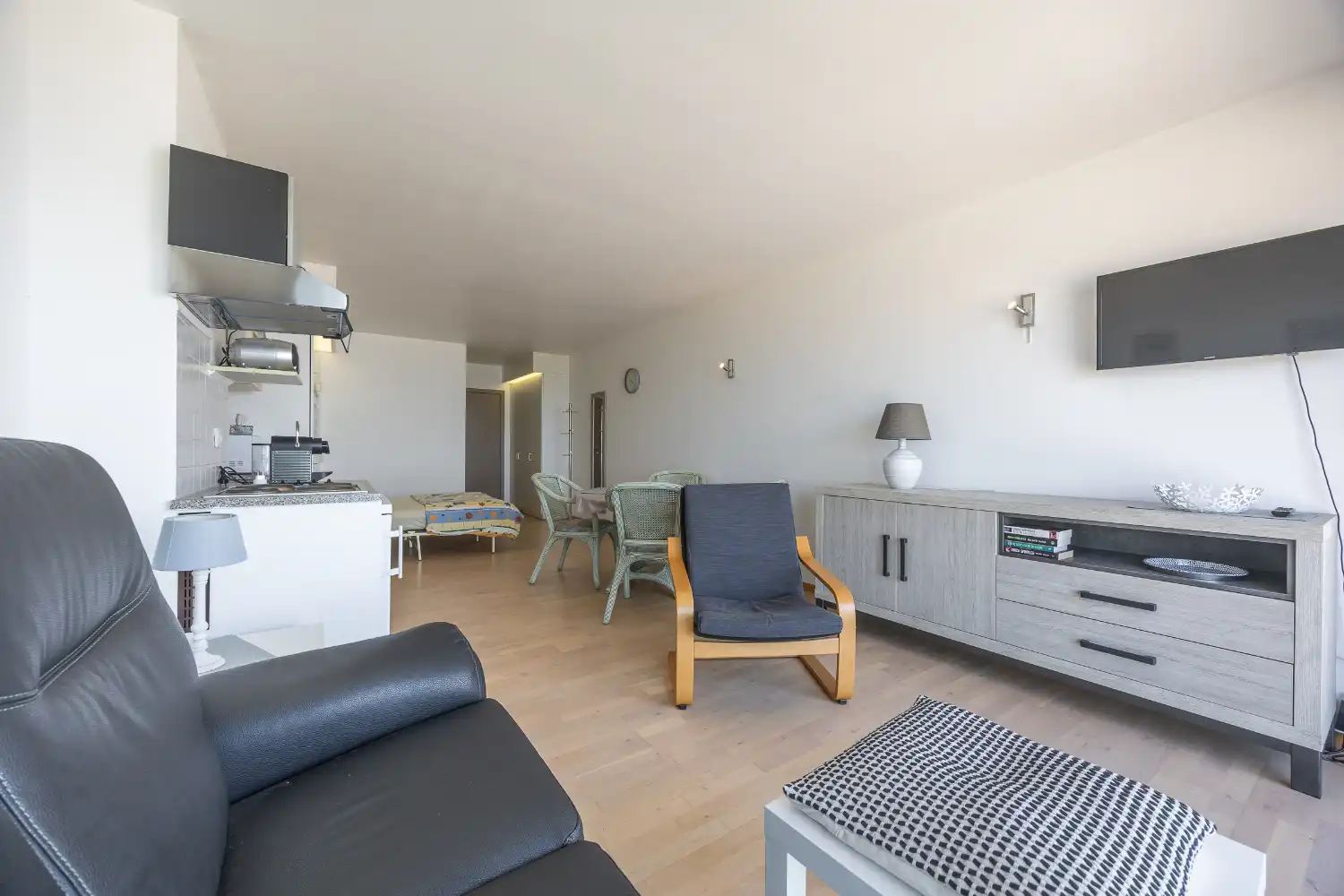 Gezellig studio met terras en frontaal zeezicht in Middelkerke foto 4