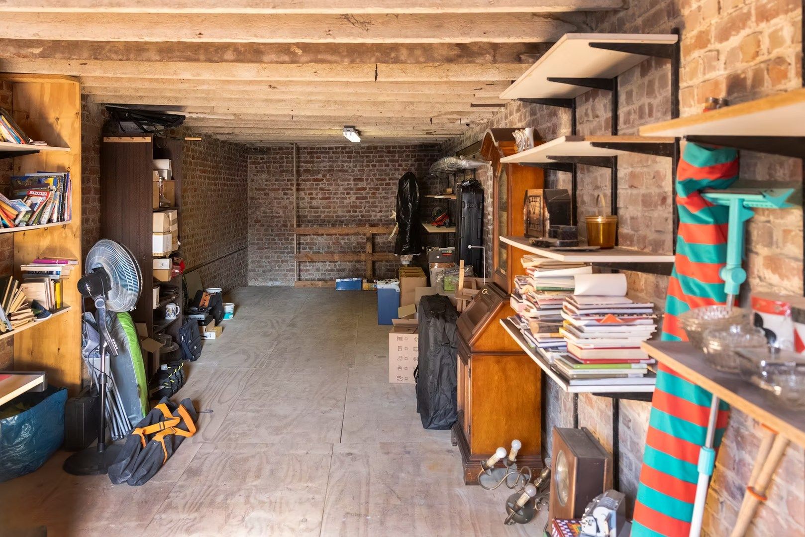 CHARMEVOLLE WONING MET GARAGE  foto 24