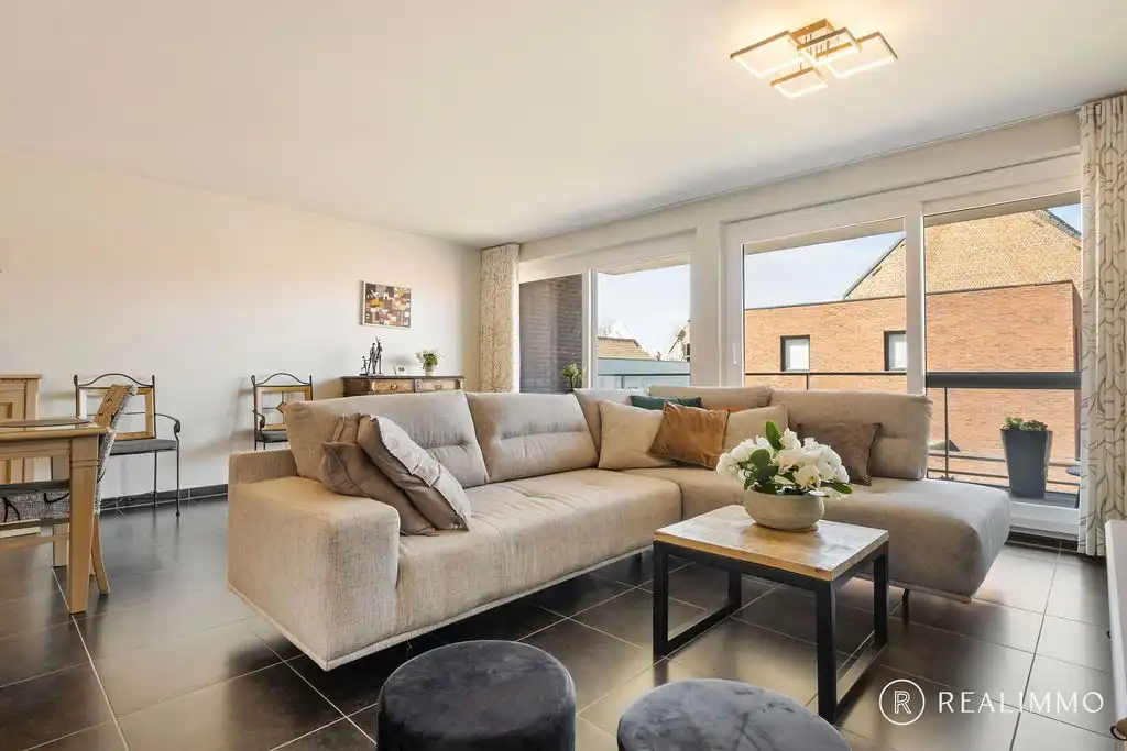 Lichtrijk appartement met twee autostaanplaatsen Avelgem foto 9