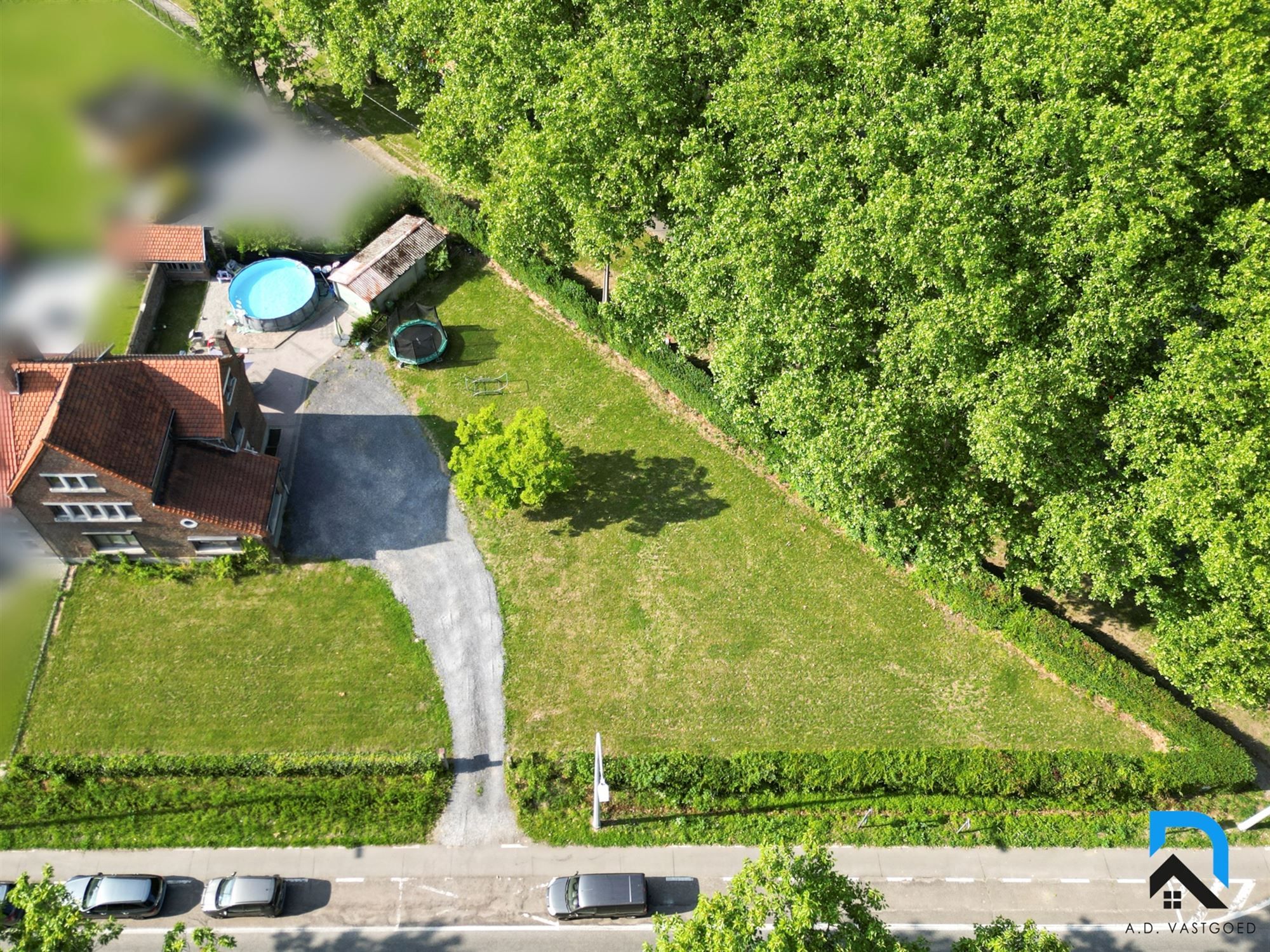 Woning met 5 slaapkamers op riant hoekperceel foto 2