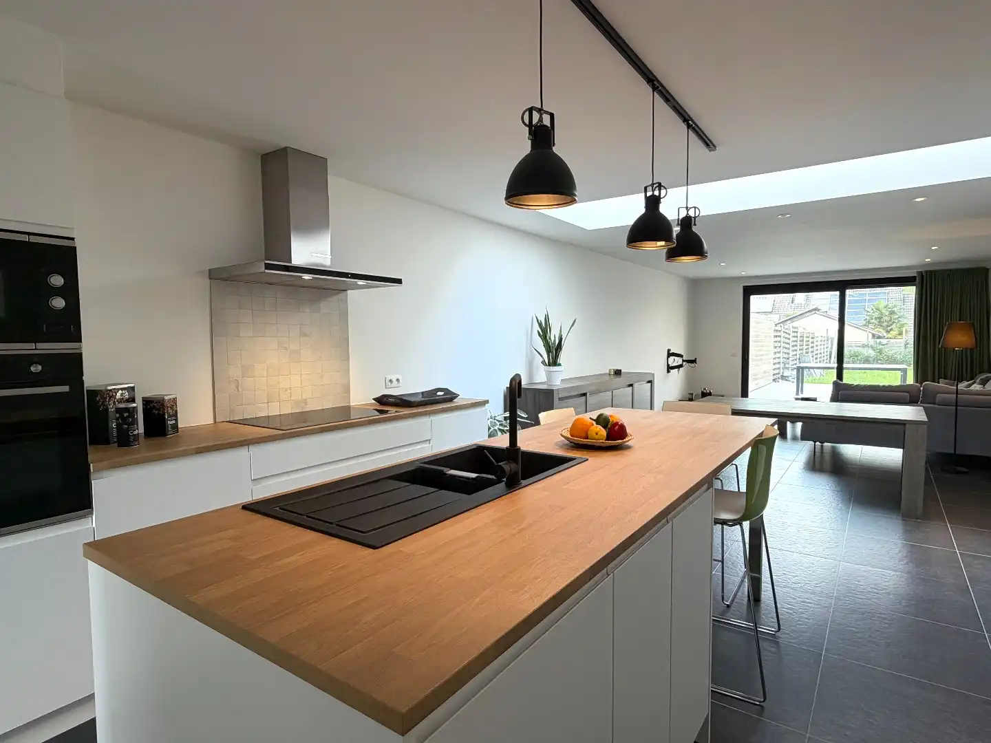 Gerenoveerde rijwoning met 2 slaapkamers! foto 6