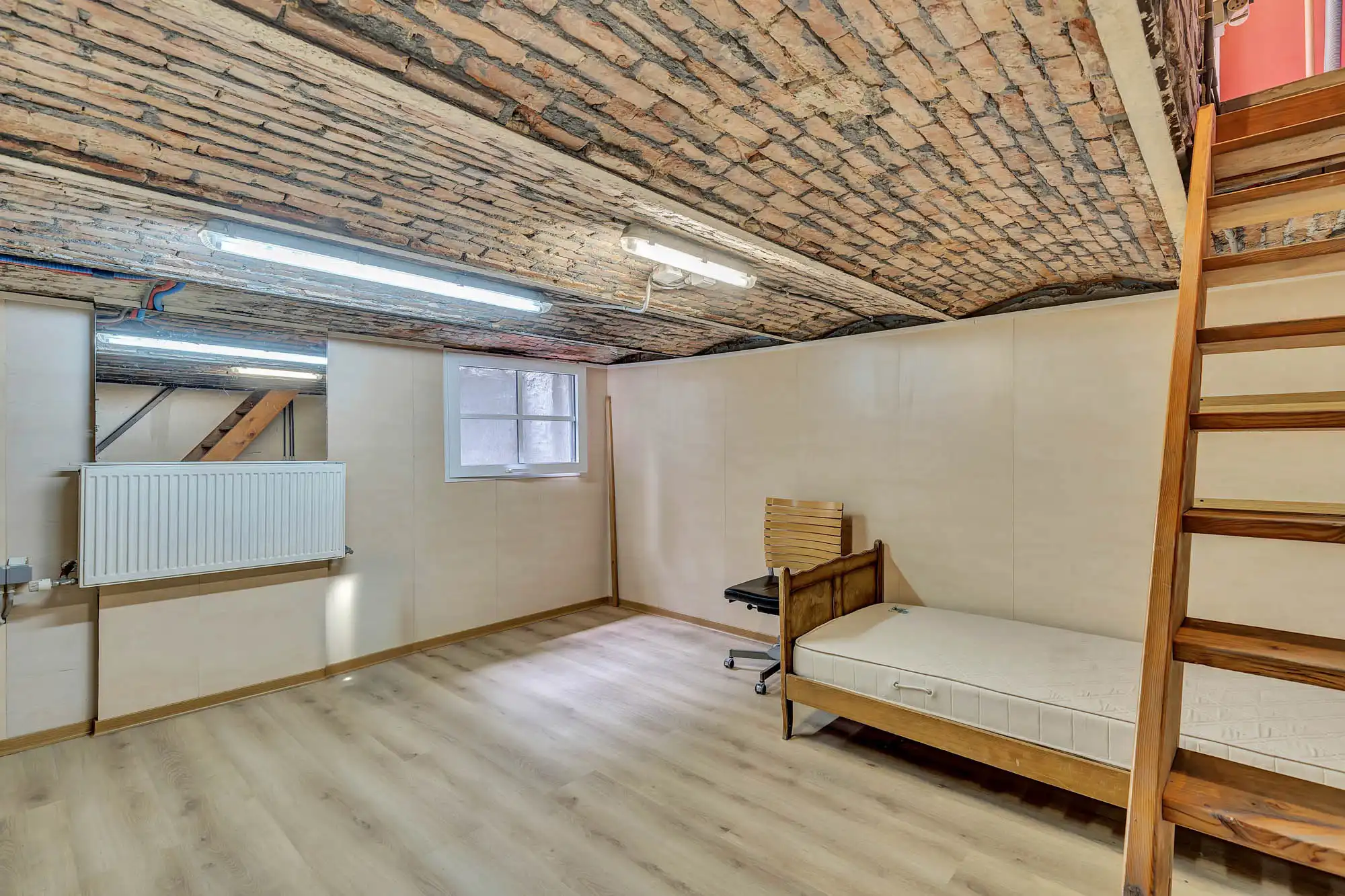 Instapklare rijwoning met 4 slpks, 2 badkamers en terras foto 21