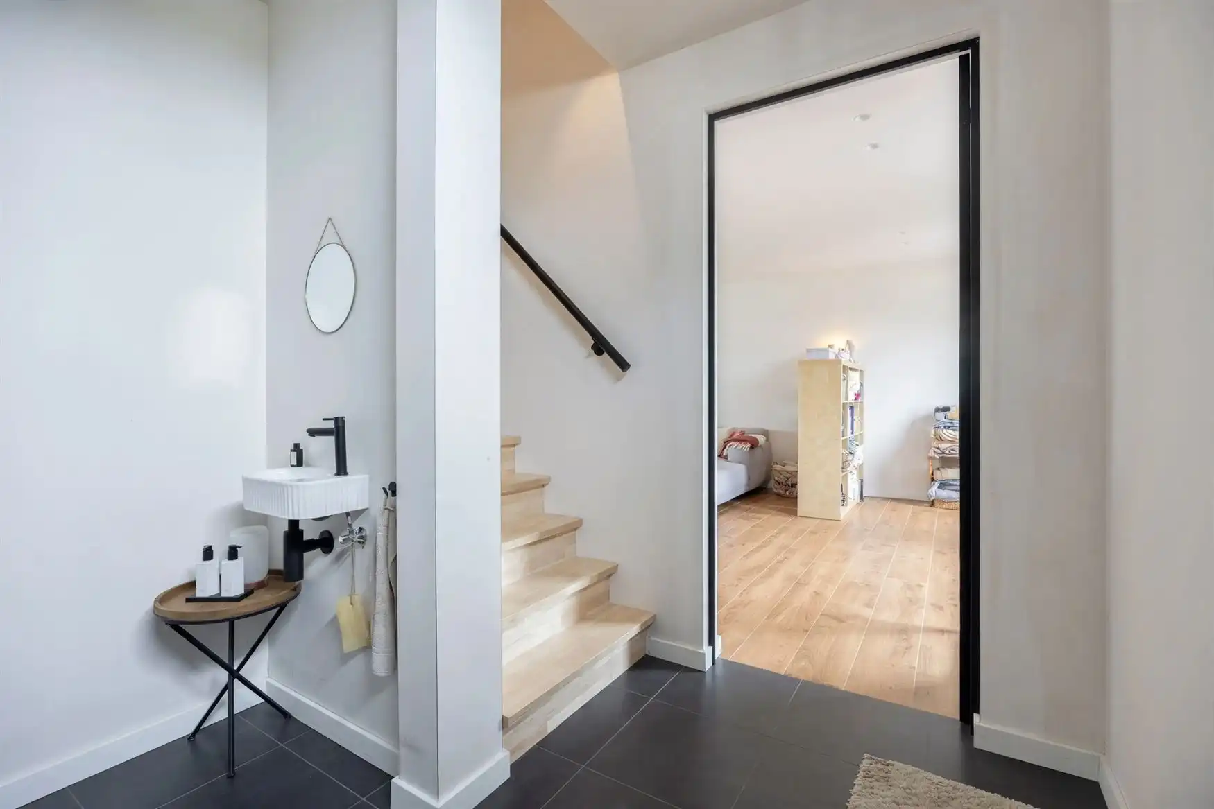 Uitzonderlijke nieuwbouwwoning in landelijke stijl foto 3