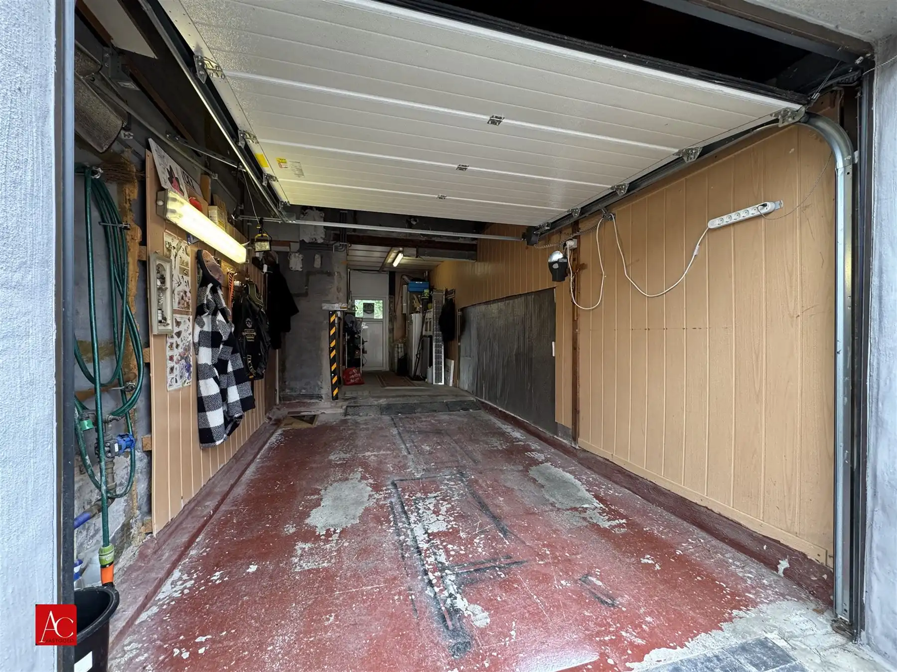 Gezinswoning met 5 slaapkamers en inpandige garage foto 2
