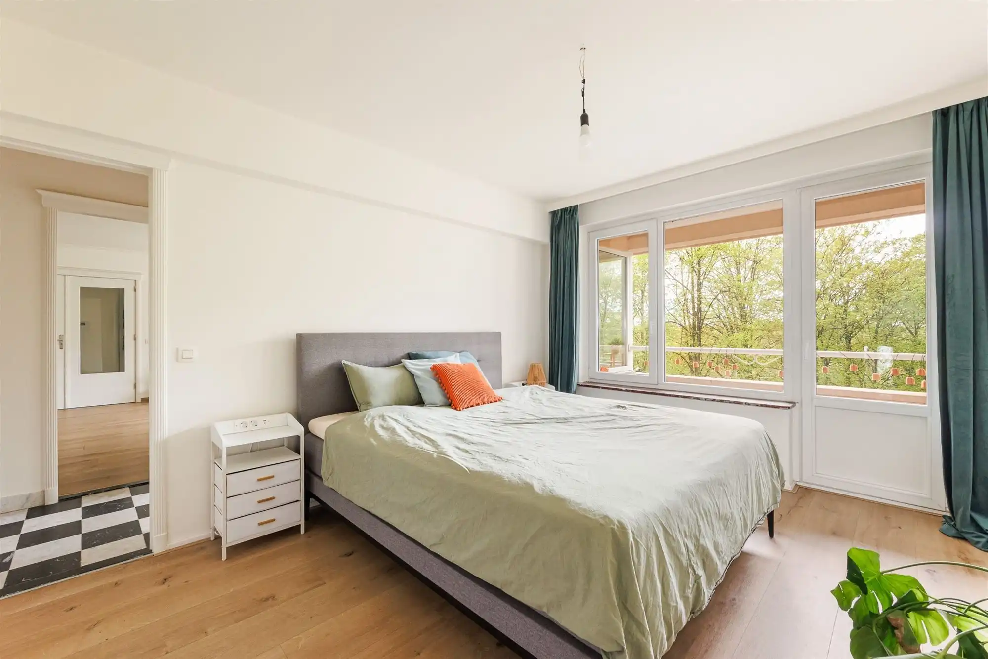 Gerenoveerd 2 Slaapkamer appartement met terras in Berchem foto 13