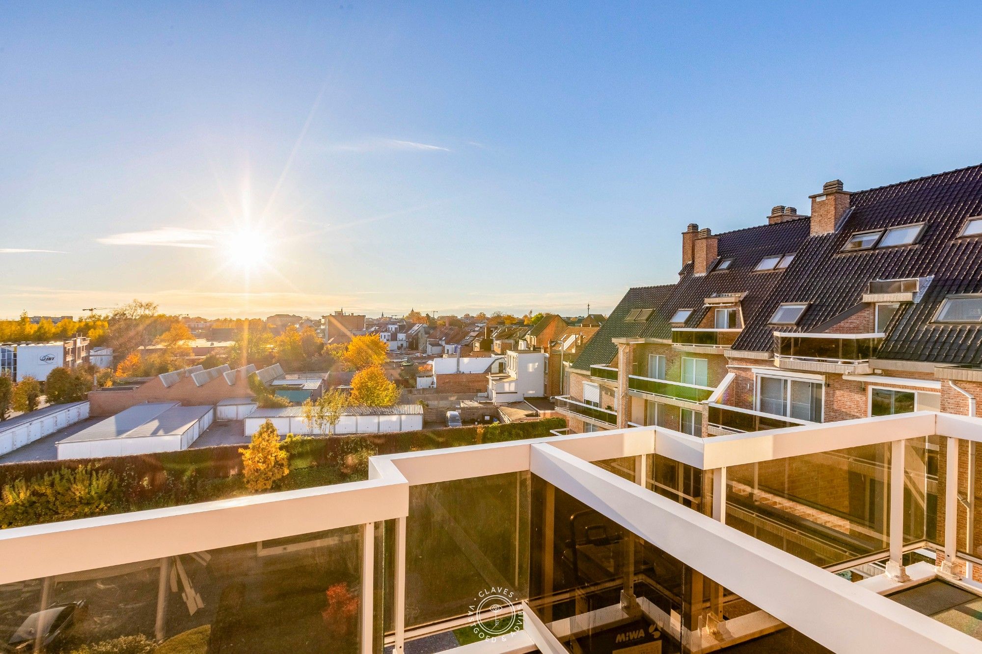 Praktische studio met terras en autostaanplaats foto {{pictureIndex}}