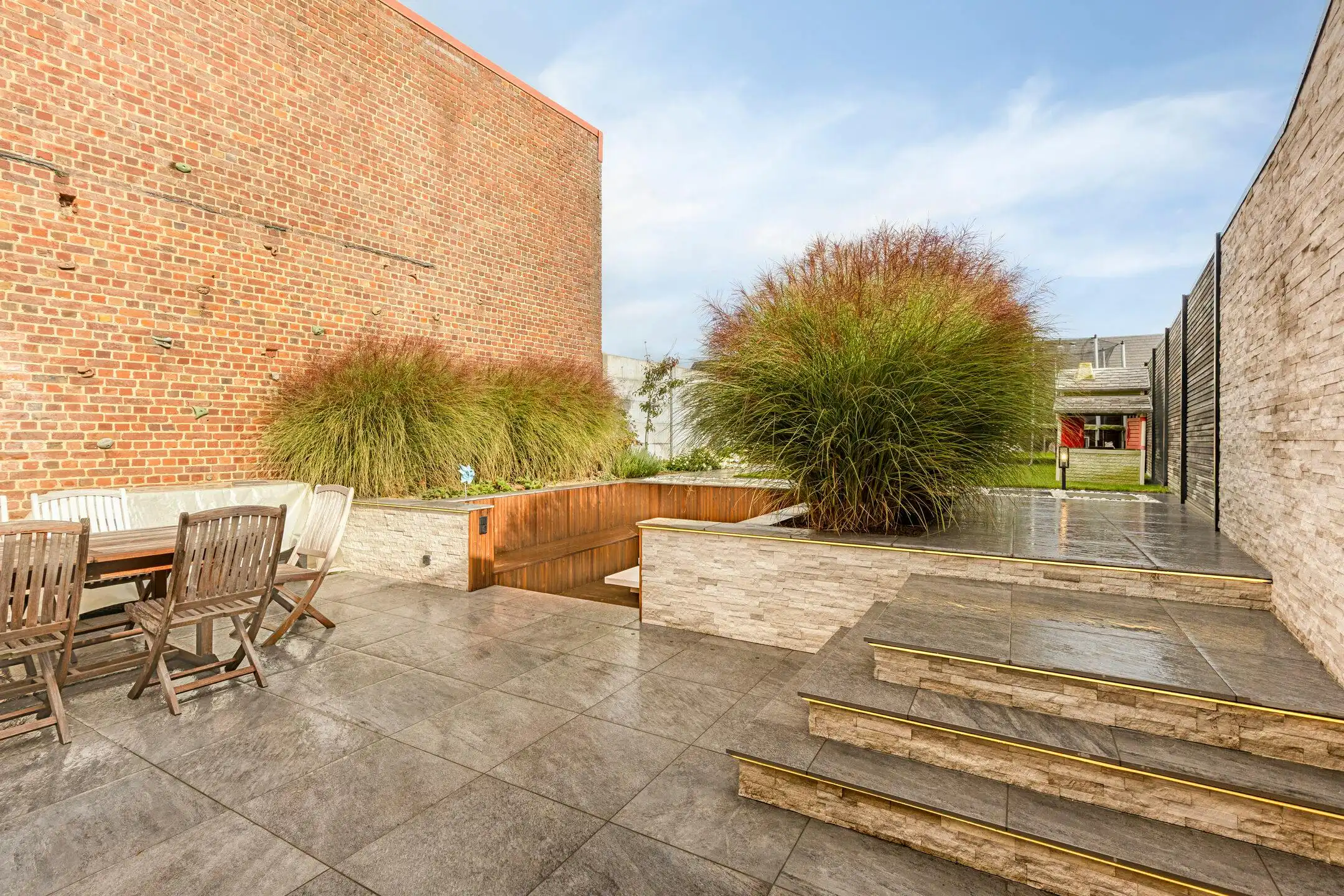 Instapklare woning met garage te koop in Heule! foto 14