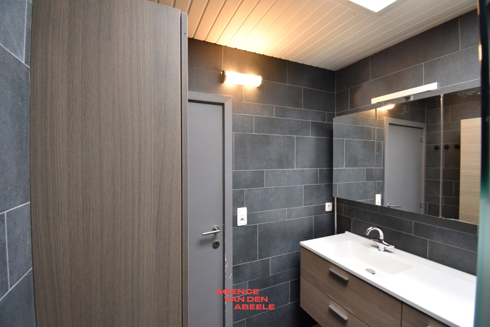 Woning met tuin op goede locatie! foto 9