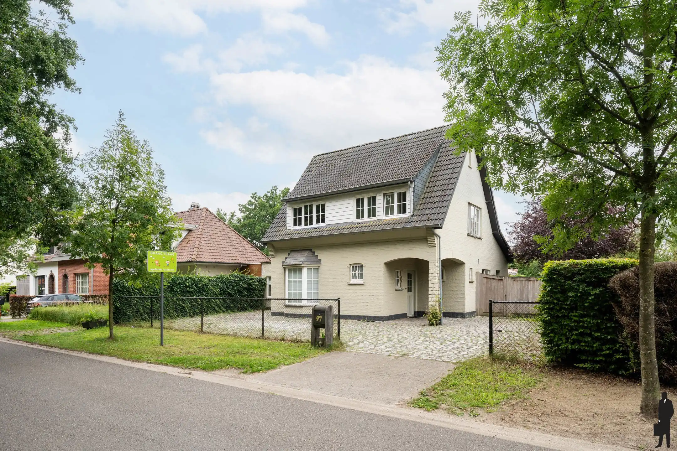 Karaktervolle woning op uitstekende locatie foto {{pictureIndex}}