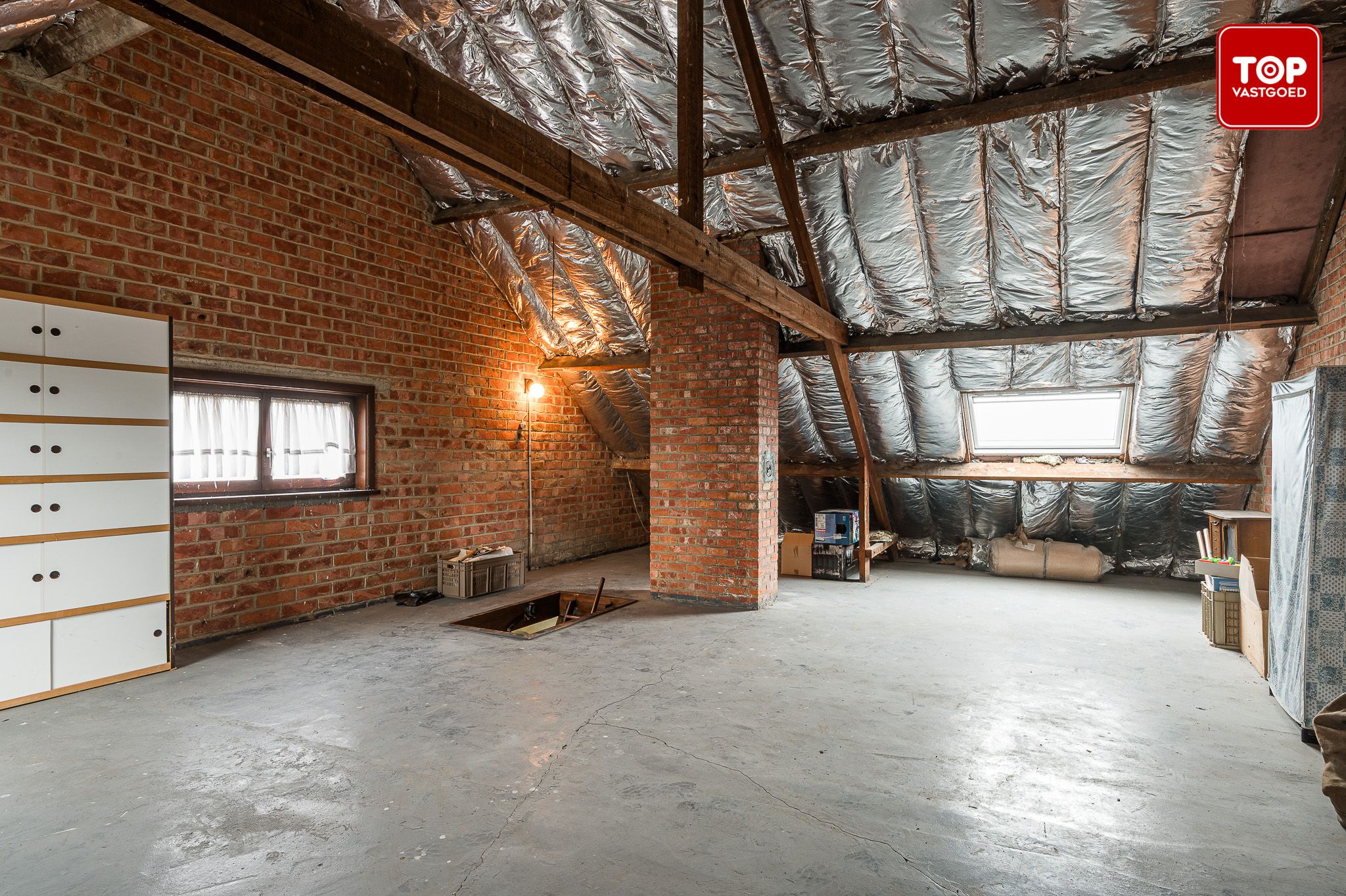 Ruime op te frissen gezinswoning met 4 slaapkamers,  zonnige tuin en garage. foto 20