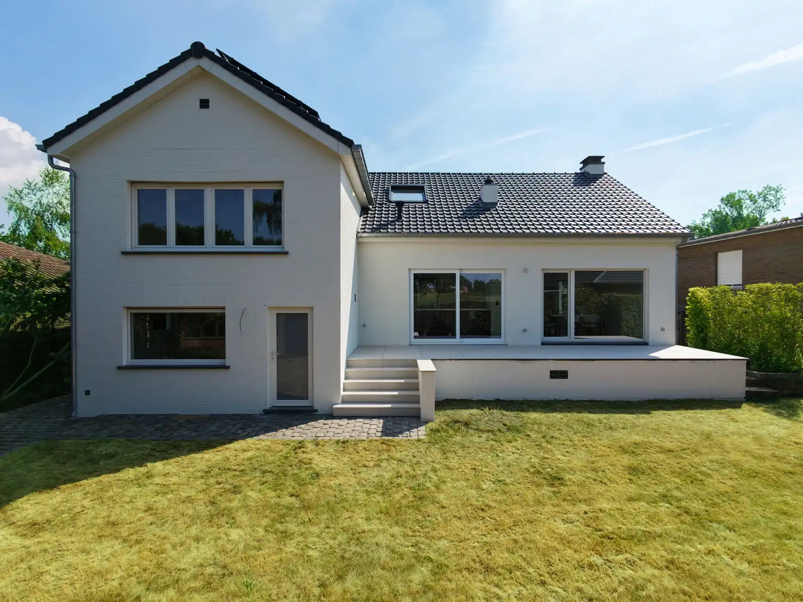 WONING IN DOODLOPENDE STRAAT MET ZICHT OP WEILANDEN foto 5