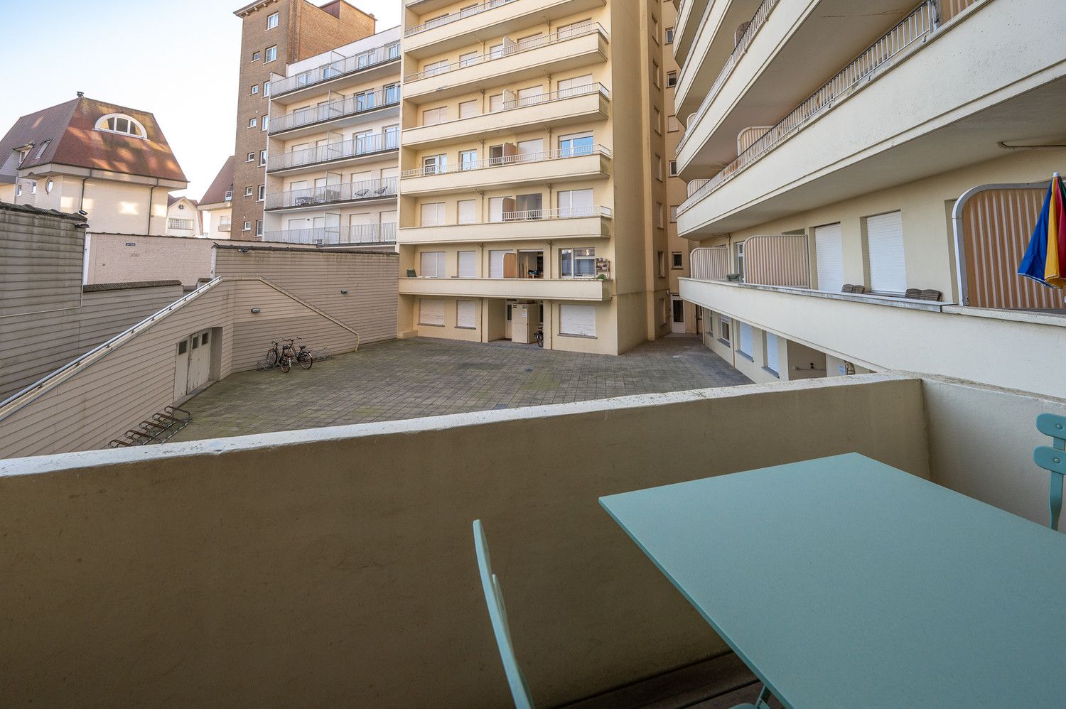 Instapklaar 1-kamer appartement met zijdelings zeezicht ter hoogte van het Albertstrand foto 11