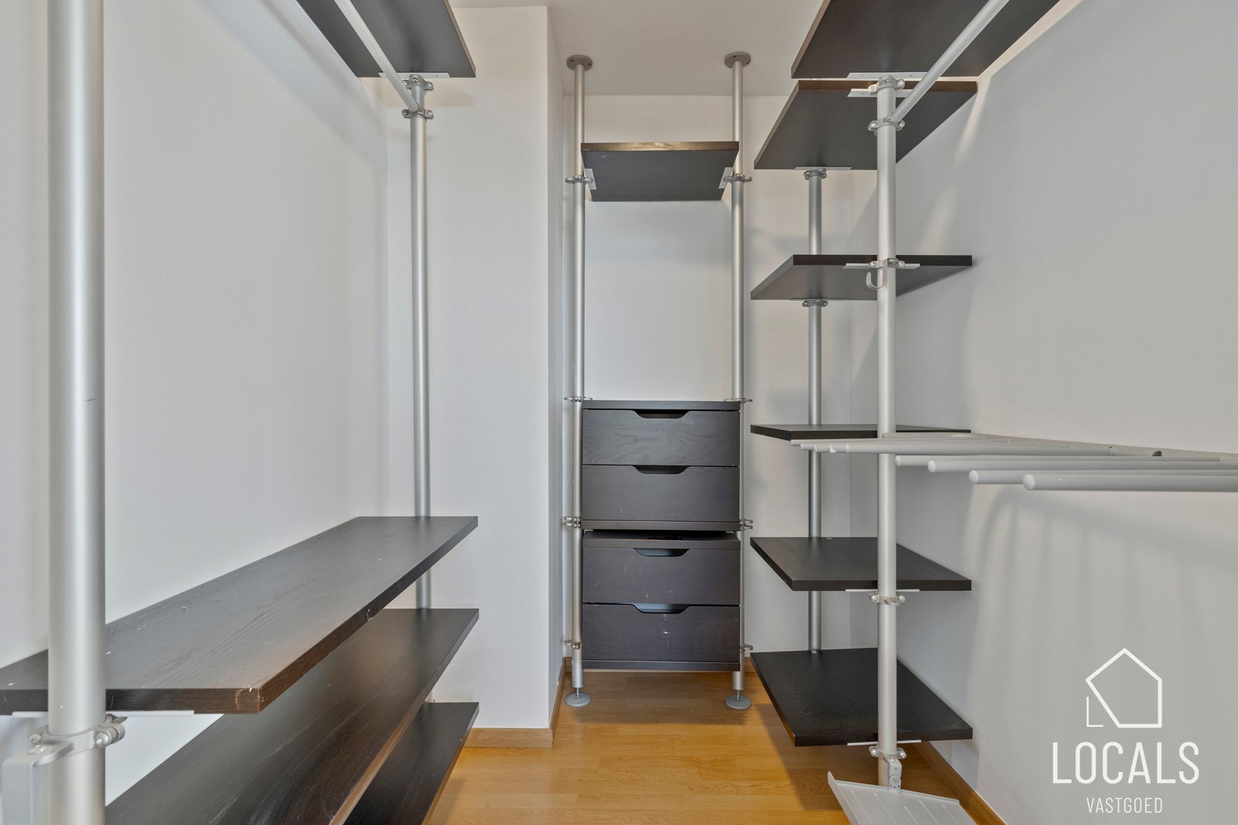 Instapklaar duplexappartement met 2 terrassen, 2 garageboxen foto 14