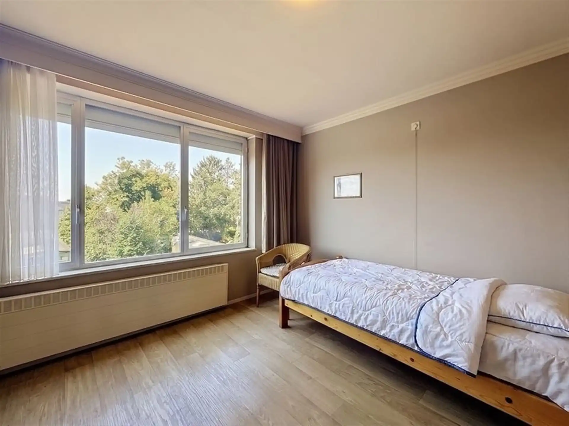 Instapklare woning op toplocatie in Belsele! foto 16