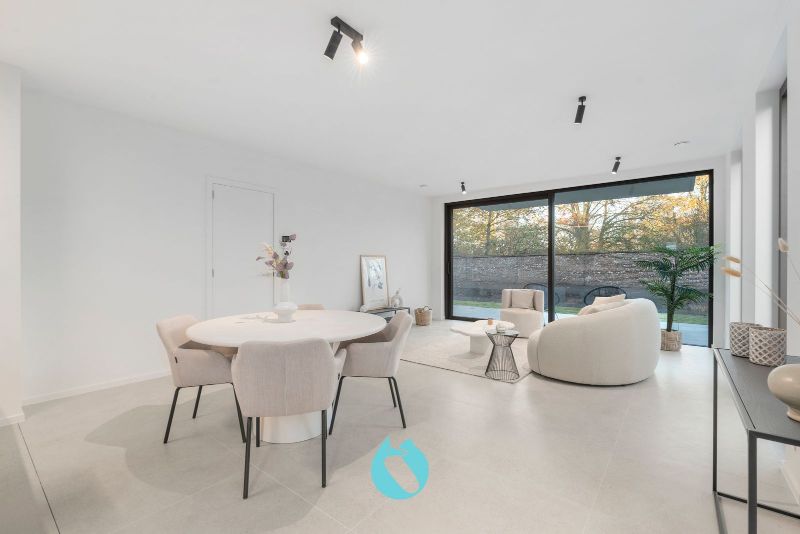 Green Square presenteert u 35 nieuwbouwappartementen en een winkelpand, letterlijk ónder de Kerktoren van Sleidinge. foto 4