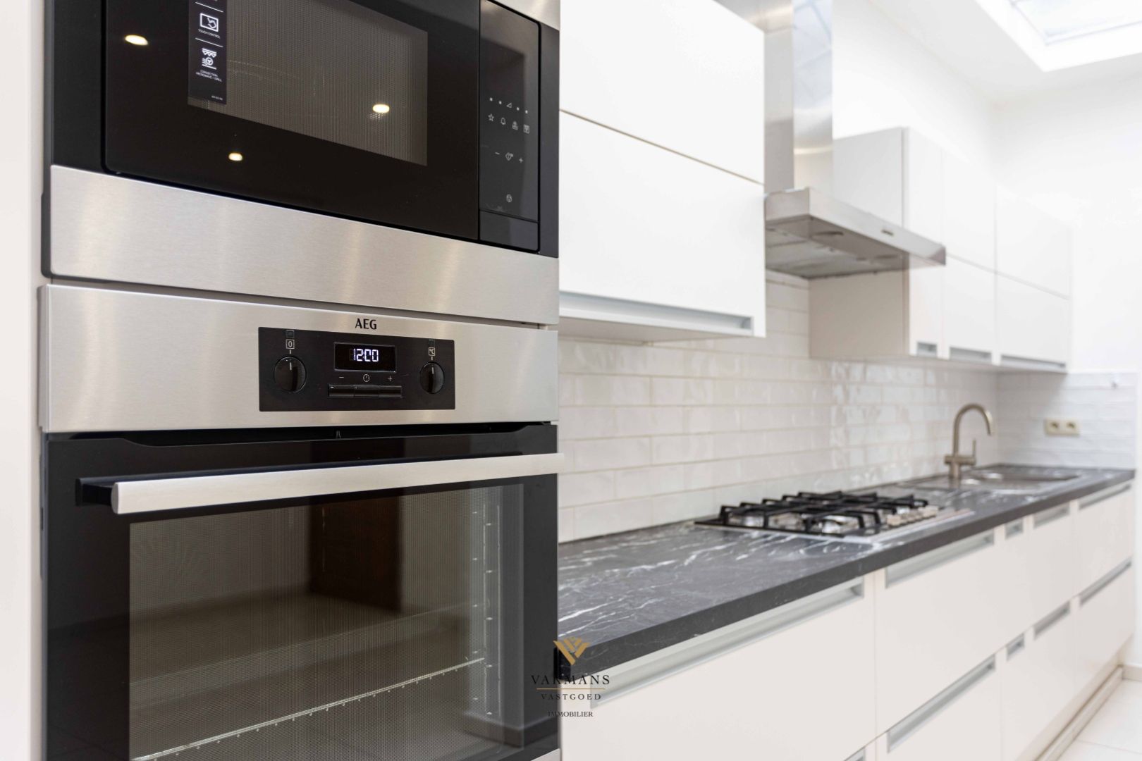 Ruime woning met 4 slaapkamers op rustige locatie foto 16