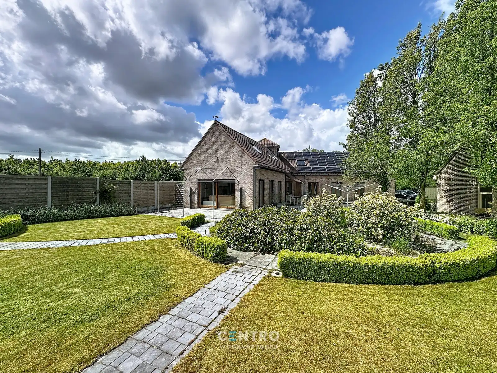 Prachtig LANDHUIS in een OASE van groen te Woesten (Vleteren)! foto 2