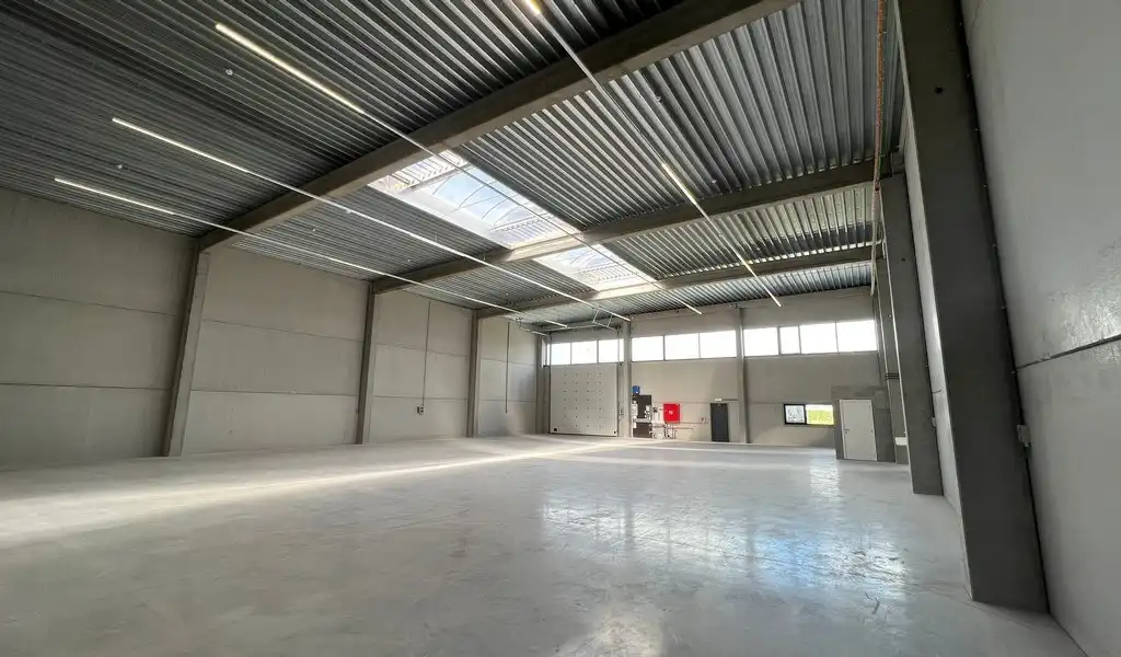 Recent magazijn te huur in industriepark De Nest te Evergem foto 3