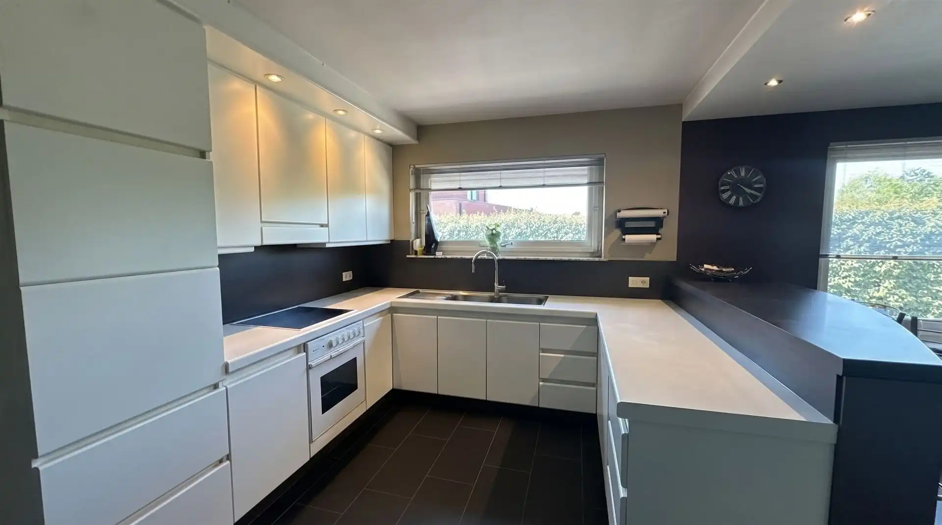 Vrijstaande gelijkvloerse woning op een perceel van 18a30ca. foto 9