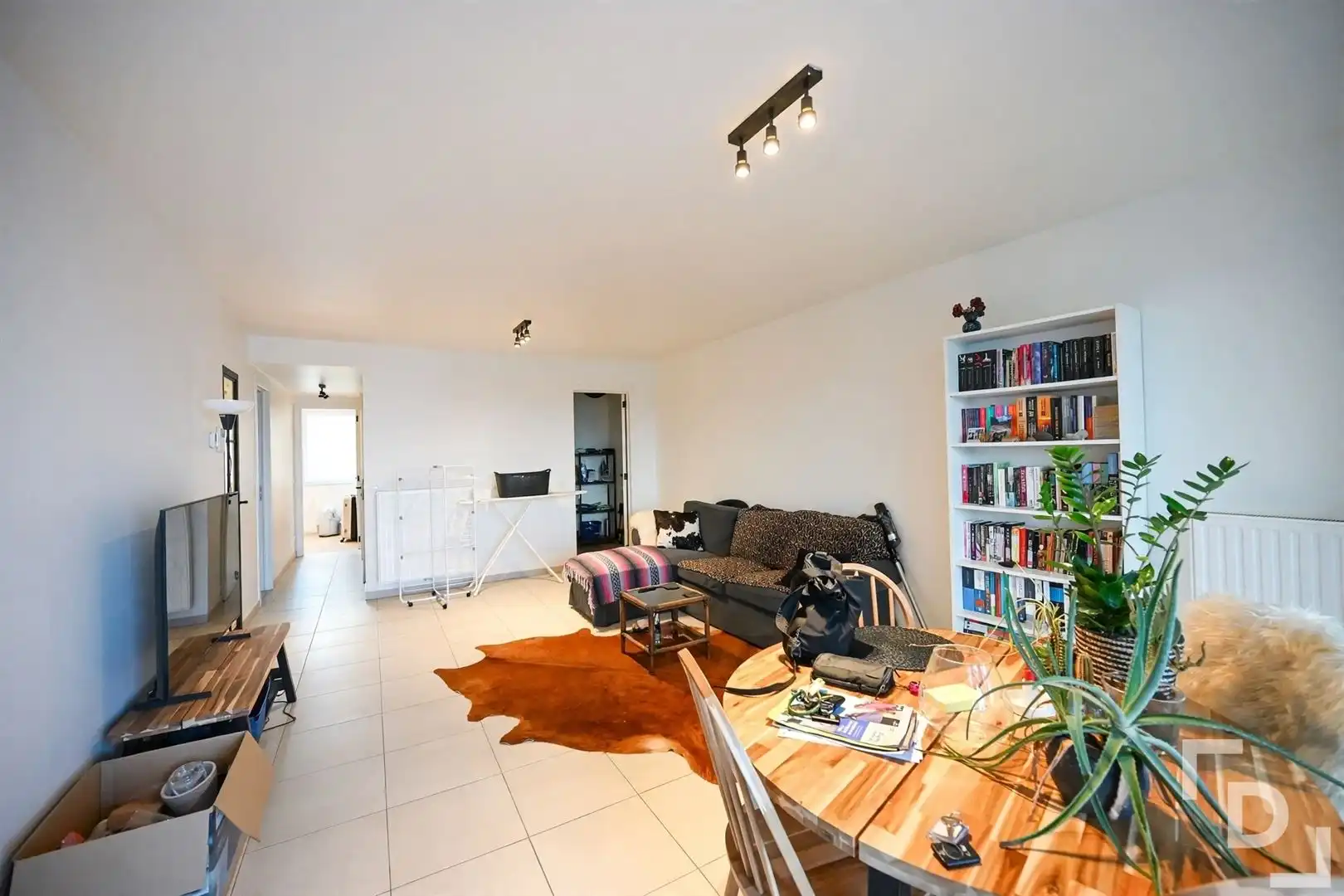 Appartement met terras en overdekte autostaanplaats foto 6