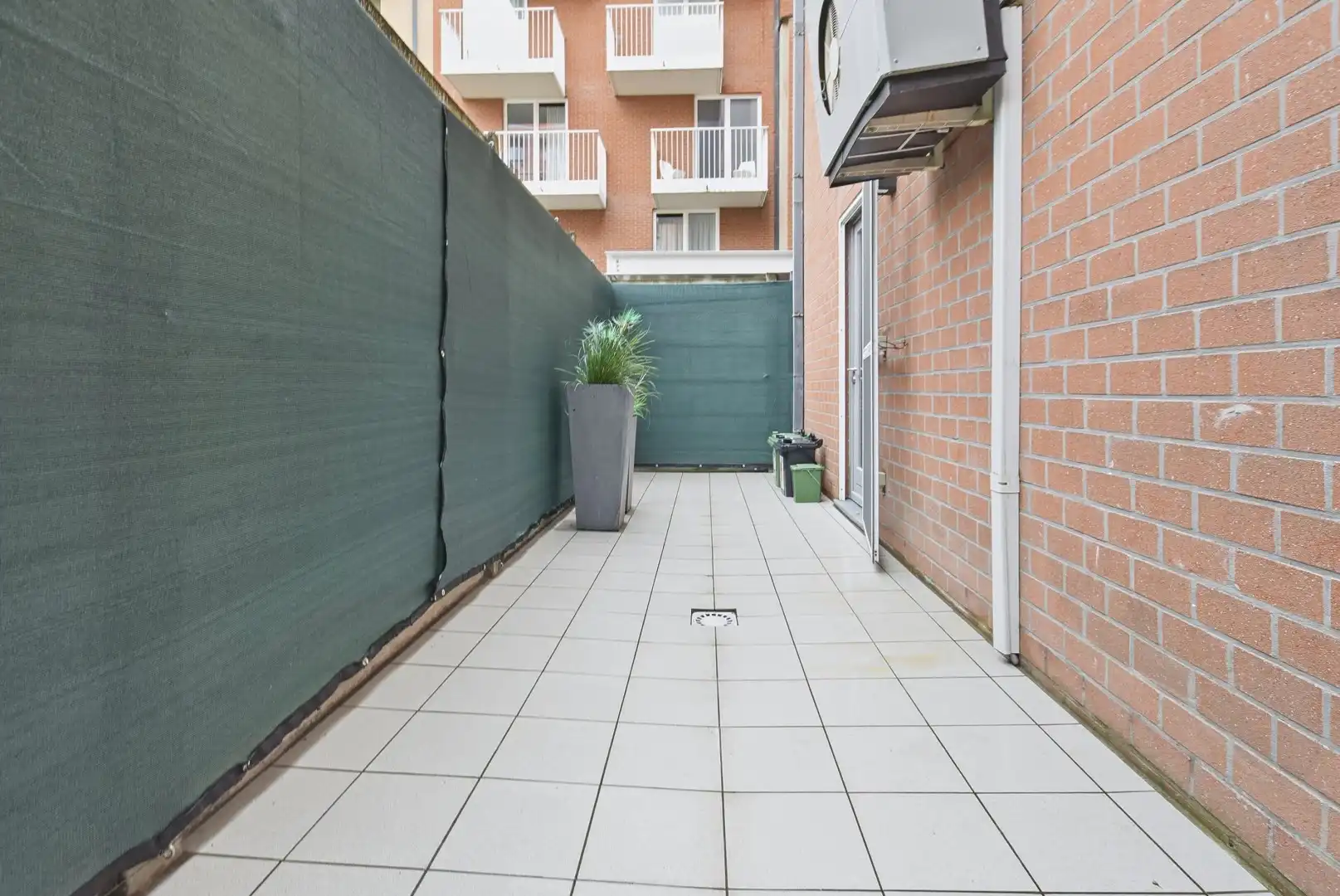 Prachtig onderhouden gelijkvloersappartement van maar liefst 175m² gelegen op 50m van het strand te Sint-Idesbald. foto 14